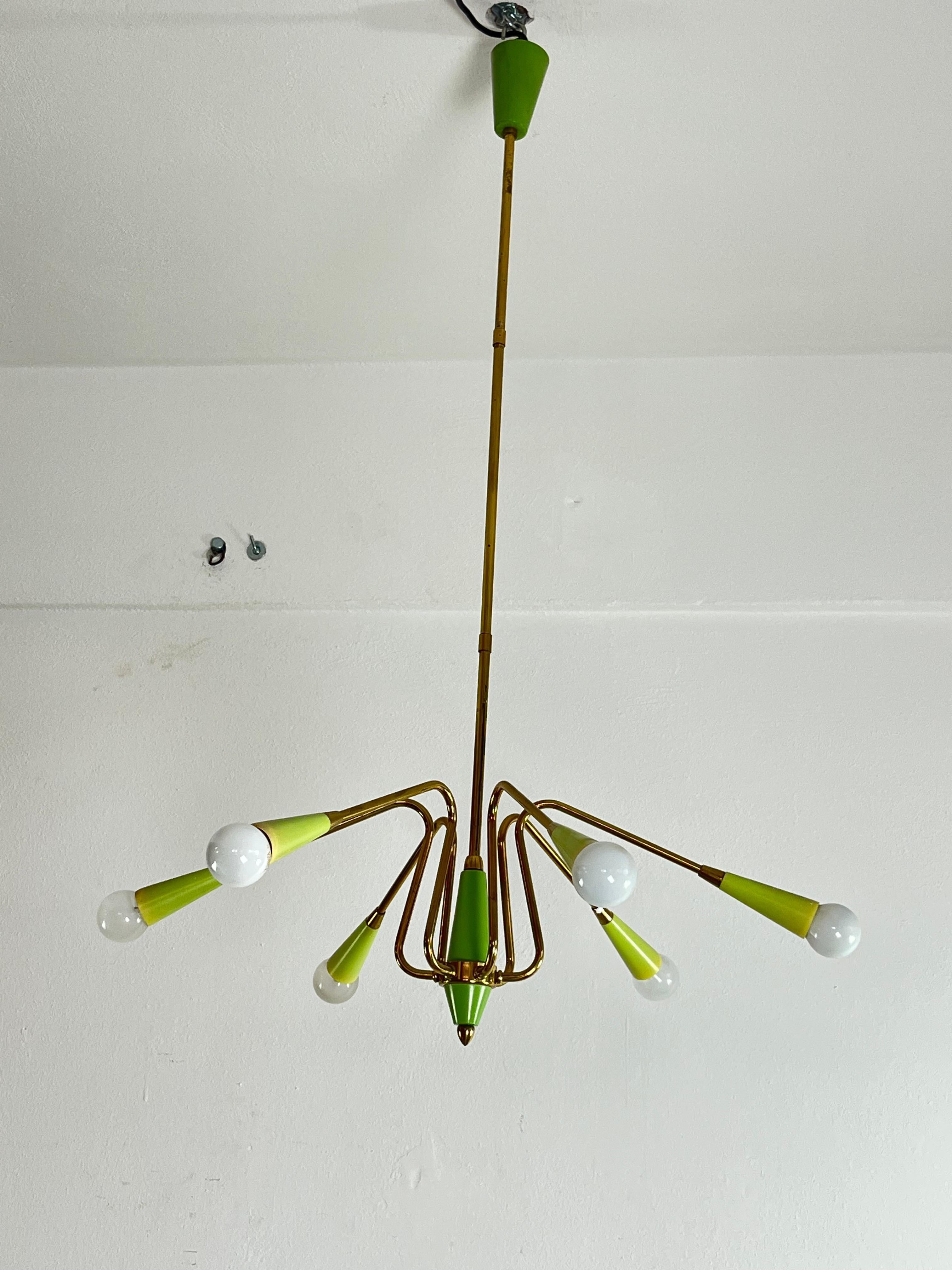 Lampadario a 6 luci in ottone di metà secolo attribuito a Oscar Torlasco, anni '50 in vendita 4