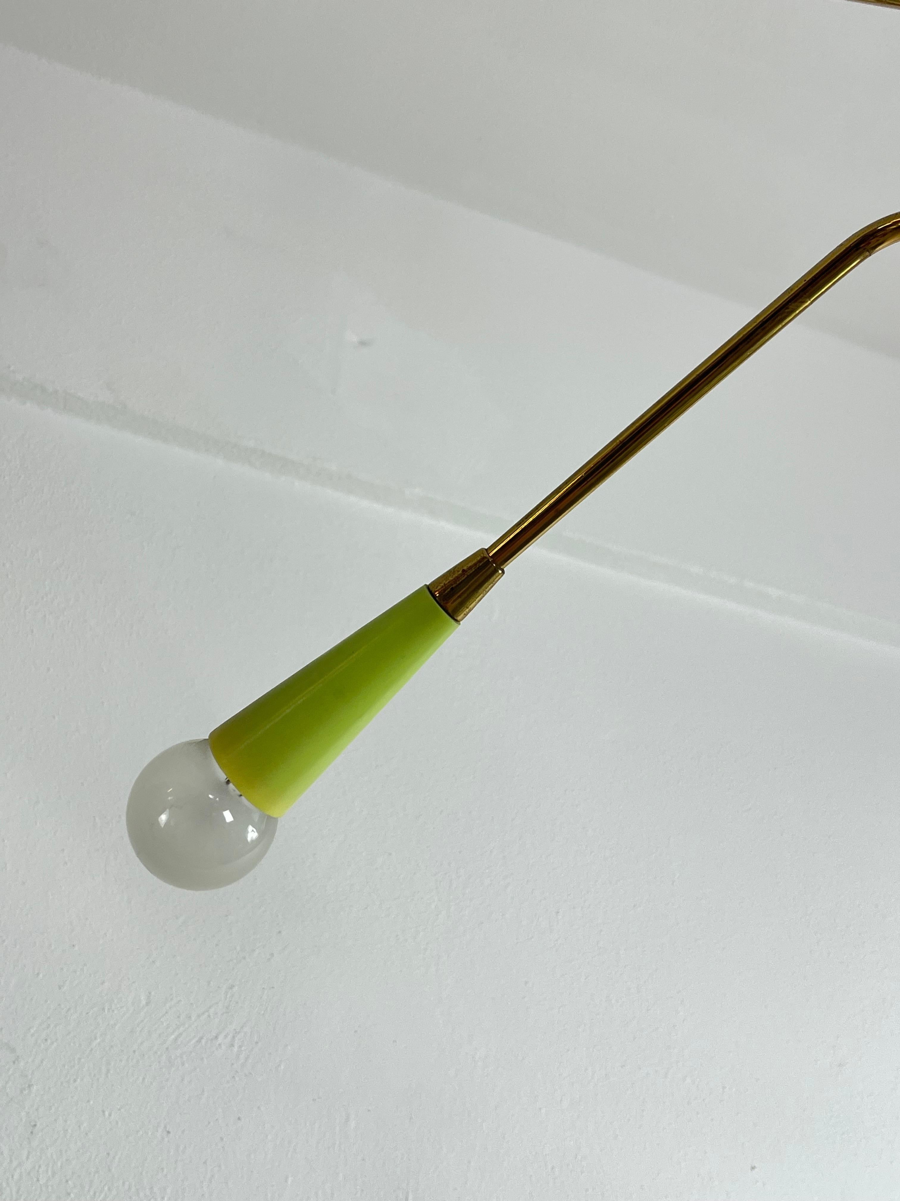 Lampadario a 6 luci in ottone di metà secolo attribuito a Oscar Torlasco, anni '50 in vendita 3