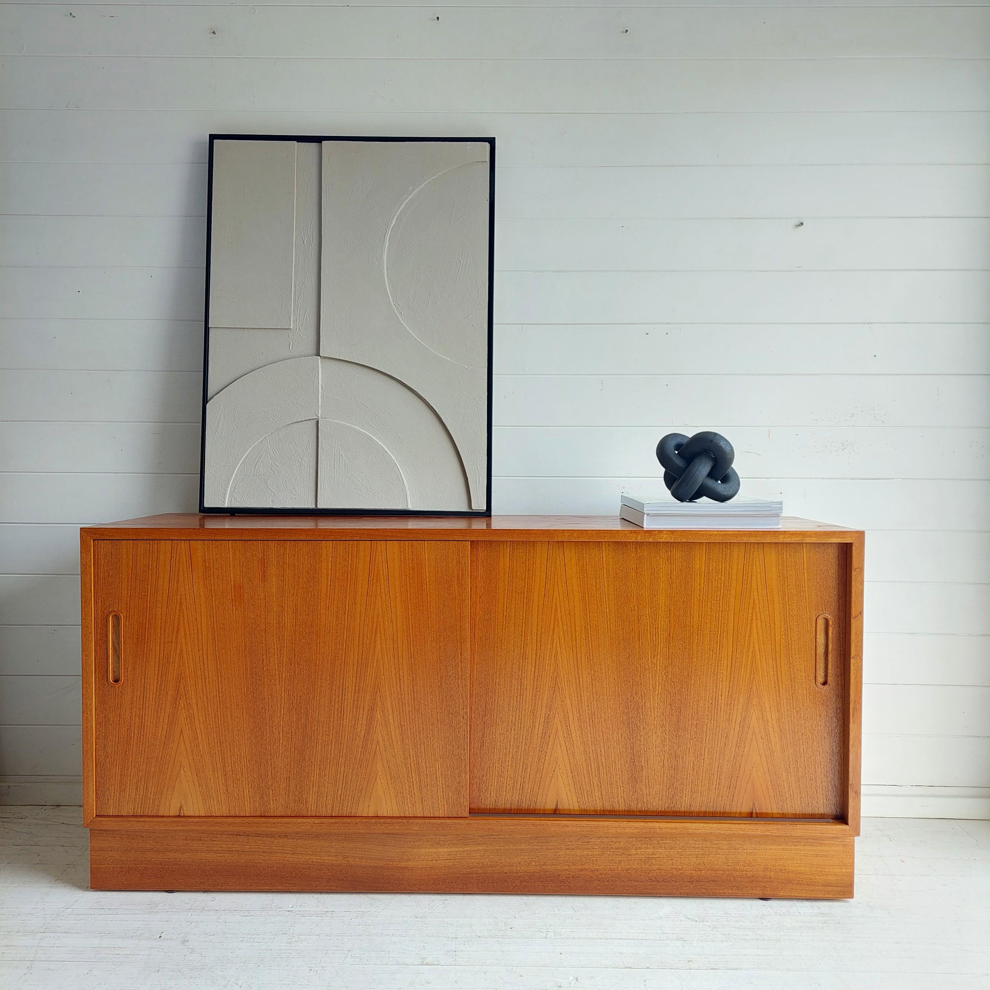 Mid Century 60s Teak Danish  sideboard by Carlo Jensen for Poul Hundevad In Good Condition In Leamington Spa, GB