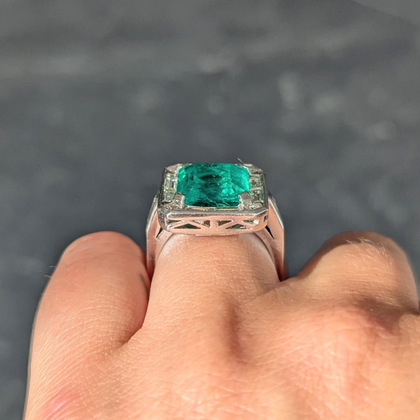 Mid-Century 7.00 CTW Colombian Emerald Diamond Platinum Vintage Halo Ring GIA For Sale 4