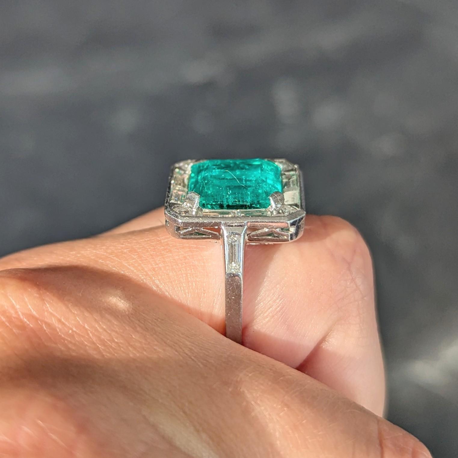 Mid-Century 7.00 CTW Colombian Emerald Diamond Platinum Vintage Halo Ring GIA For Sale 5