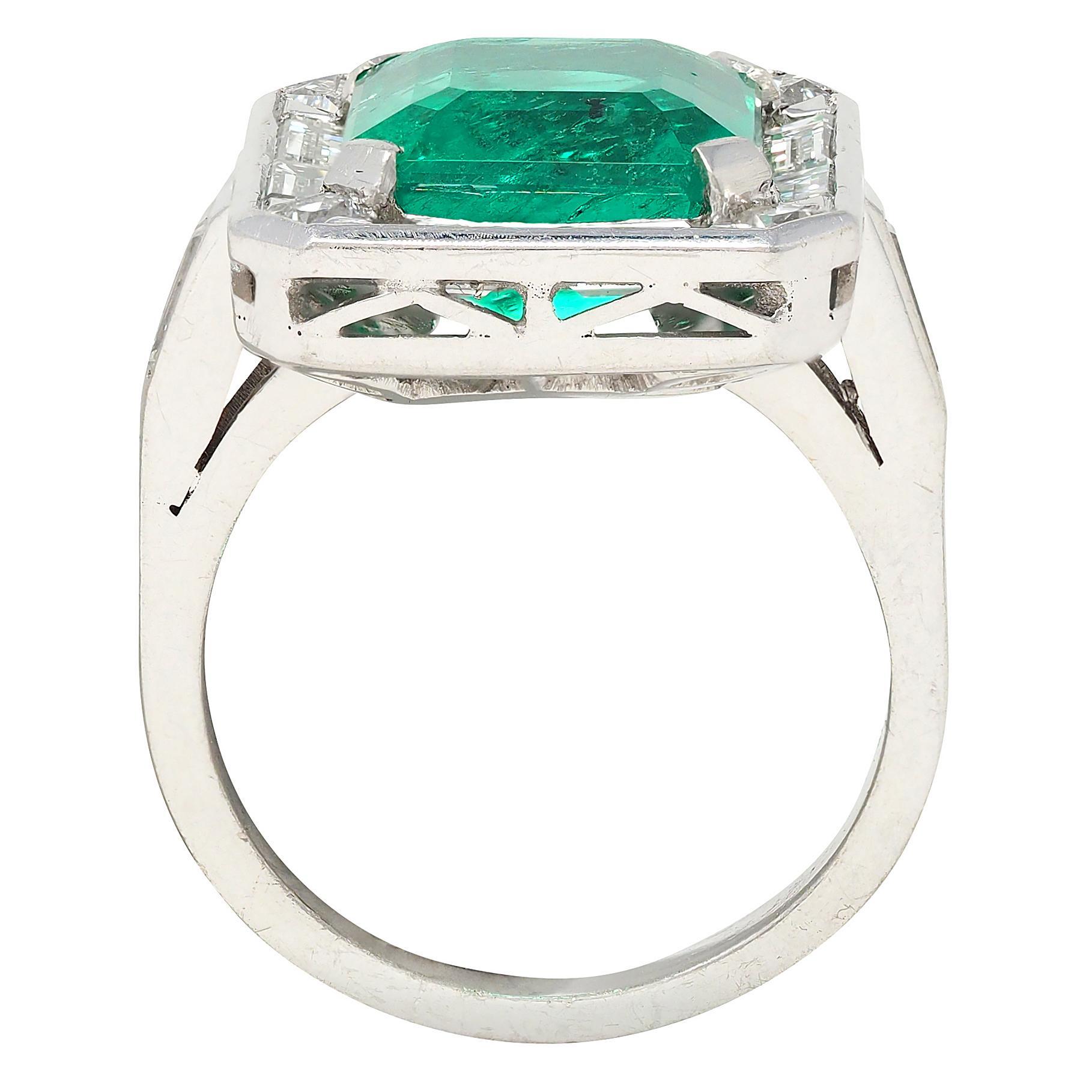 Mid-Century 7.00 CTW Colombian Emerald Diamond Platinum Vintage Halo Ring GIA For Sale 3