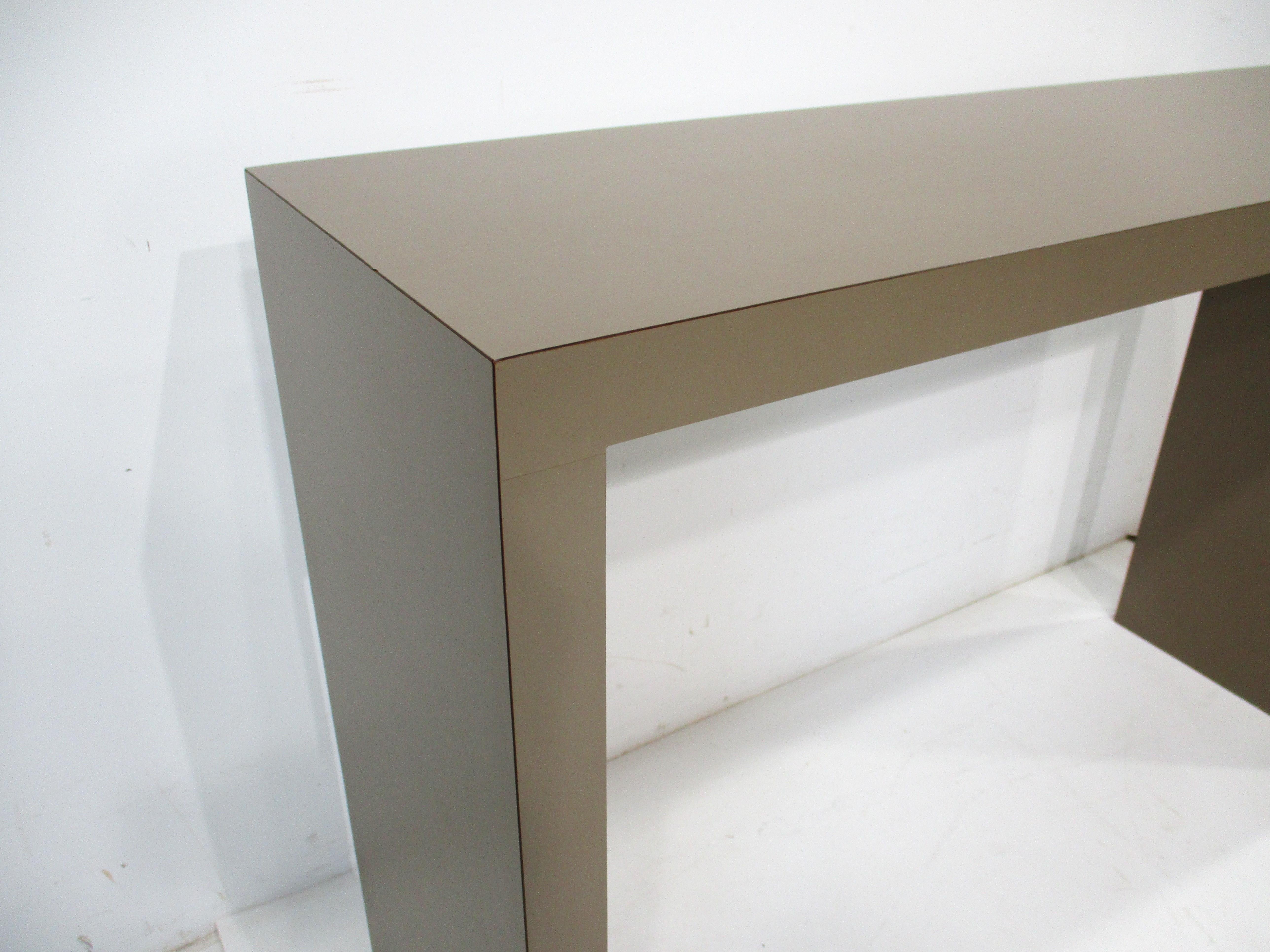 Mid Century 70's Console Table In Good Condition For Sale In Cincinnati, OH