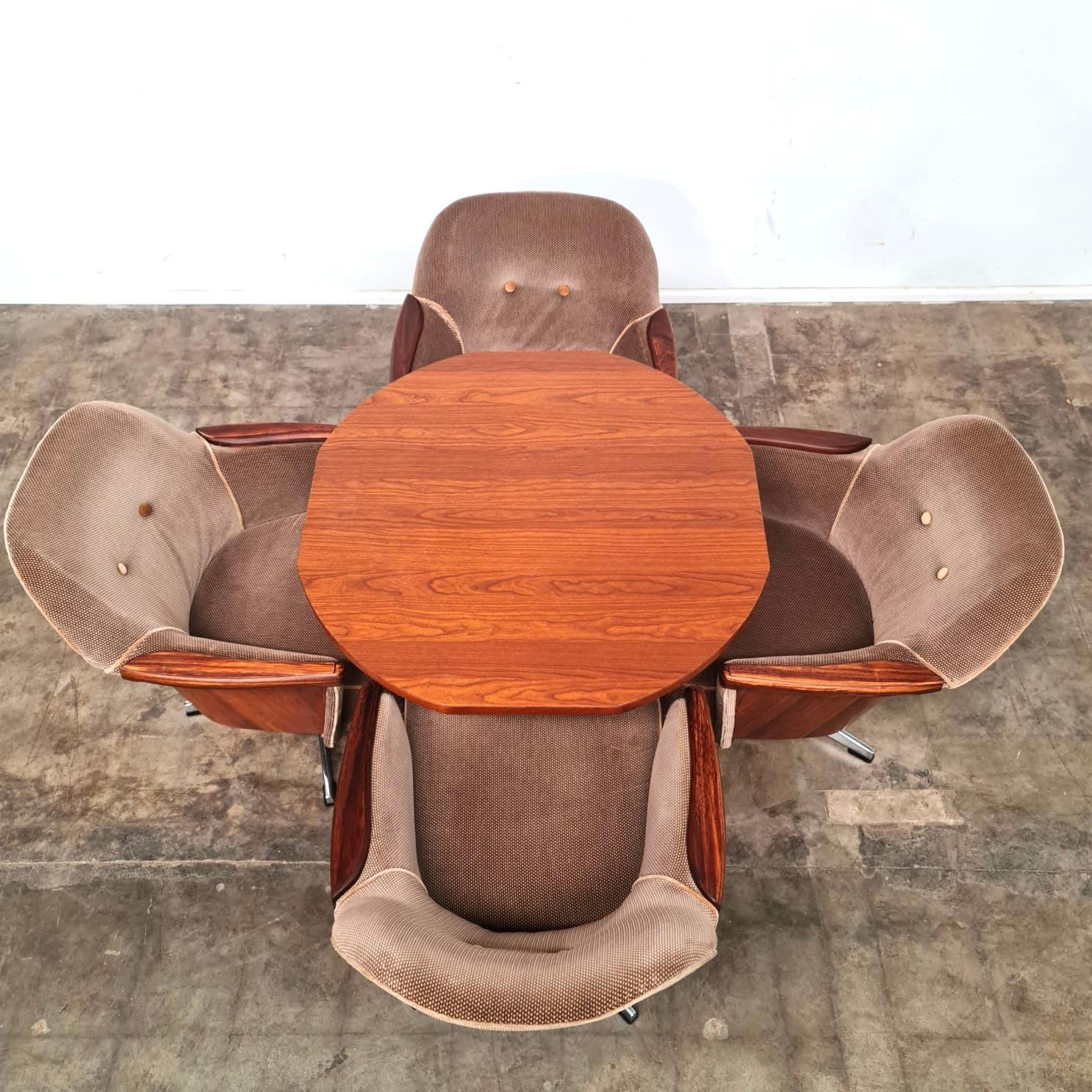 Mid-Century 70's Dining Suite In Good Condition For Sale In LYON, FR