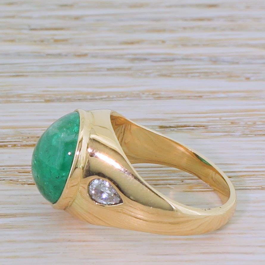 Midcentury 7.10 Carat Cabochon Emerald and Pear Cut Diamond Ring In Good Condition For Sale In Essex, GB