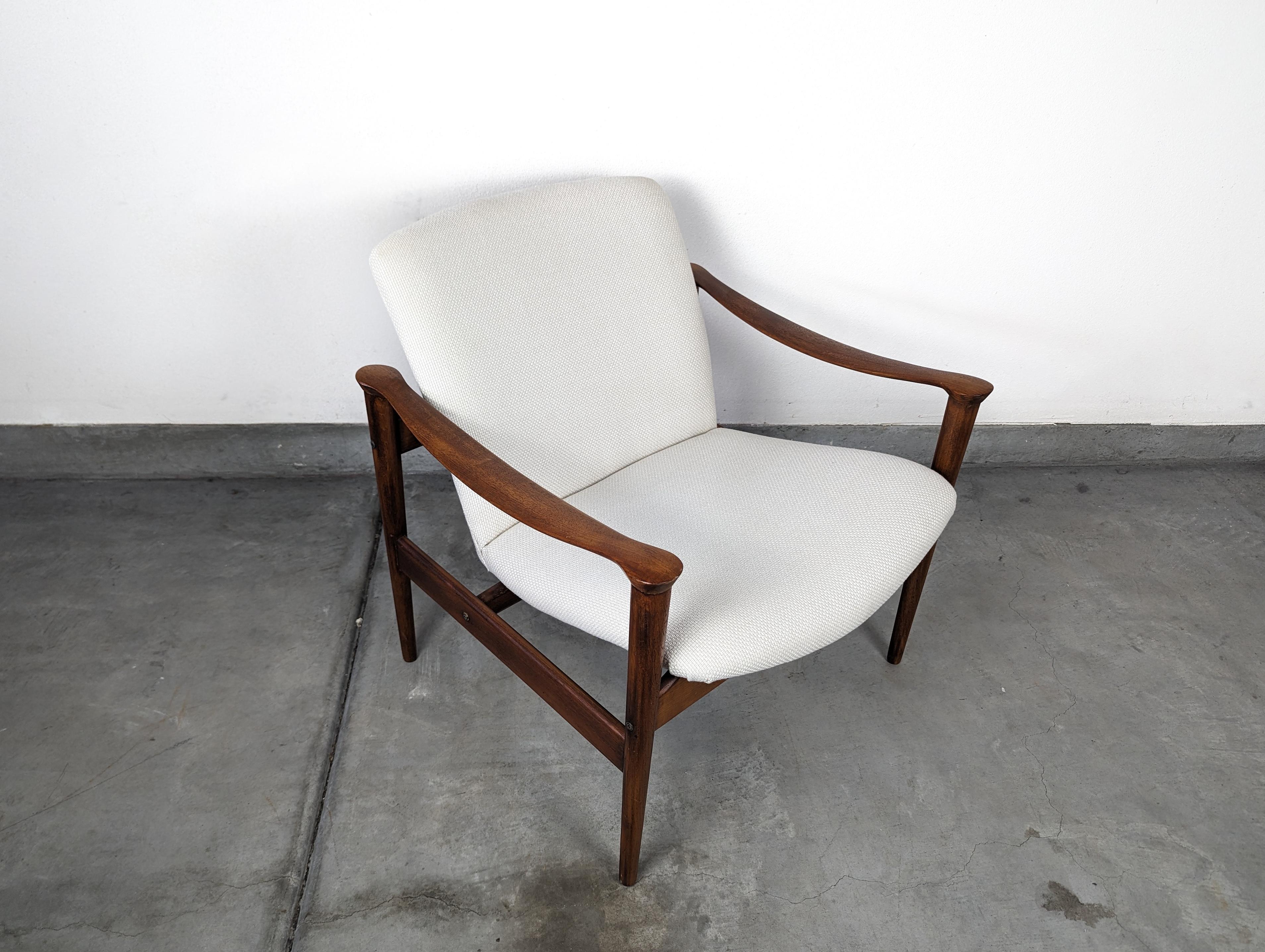 Mid Century 711 Lounge Chair by Fredrik Kayser for Vatne Møbelfabrikk, c1950s For Sale 3