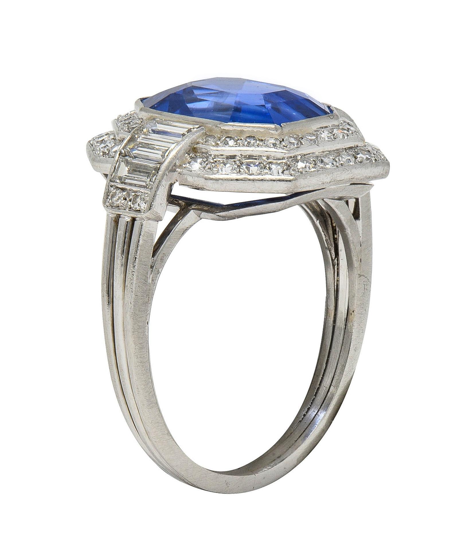 Bague halo vintage du milieu du siècle, saphir de Ceylan non chauffé, diamant et platine, 7,12 carats poids total en vente 5