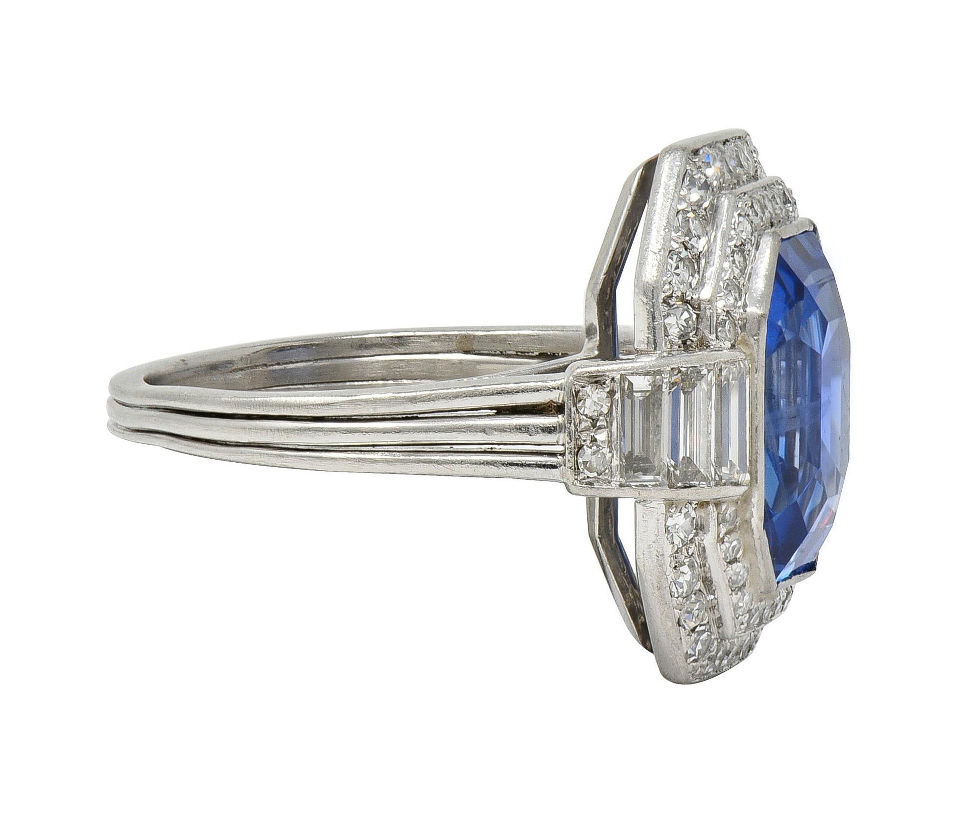 Bague halo vintage du milieu du siècle, saphir de Ceylan non chauffé, diamant et platine, 7,12 carats poids total Excellent état - En vente à Philadelphia, PA