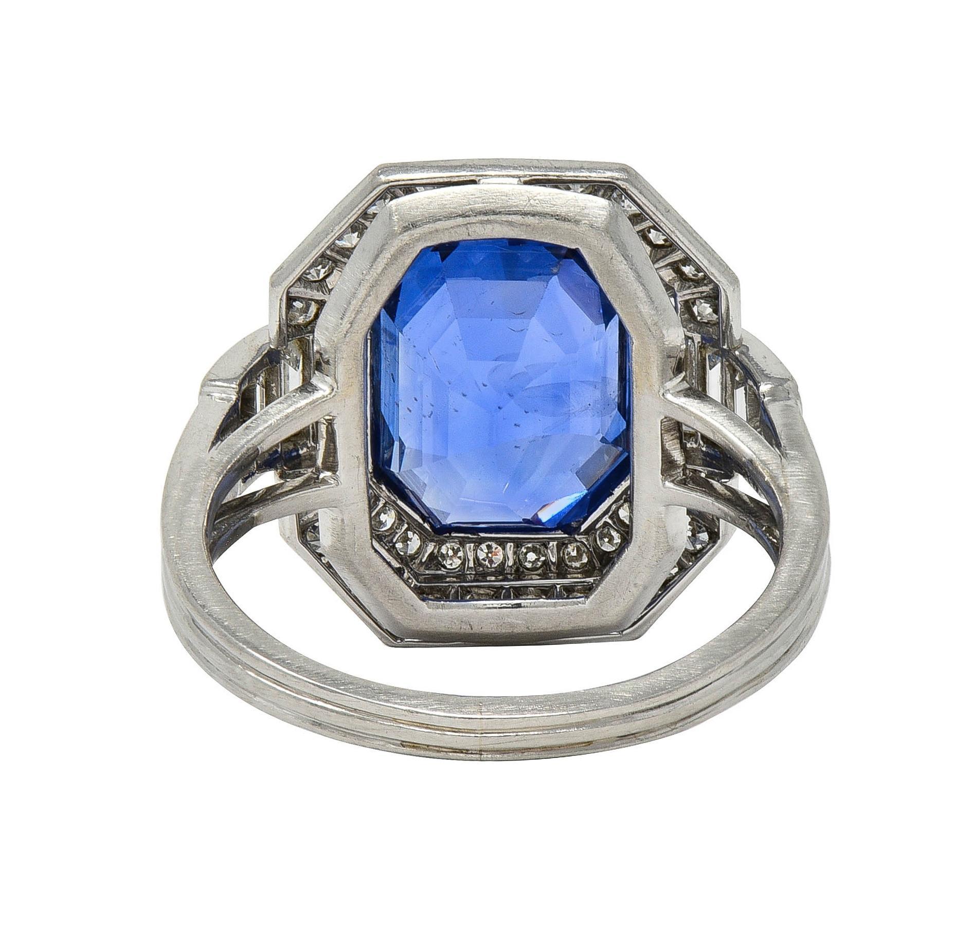 Bague halo vintage du milieu du siècle, saphir de Ceylan non chauffé, diamant et platine, 7,12 carats poids total Unisexe en vente