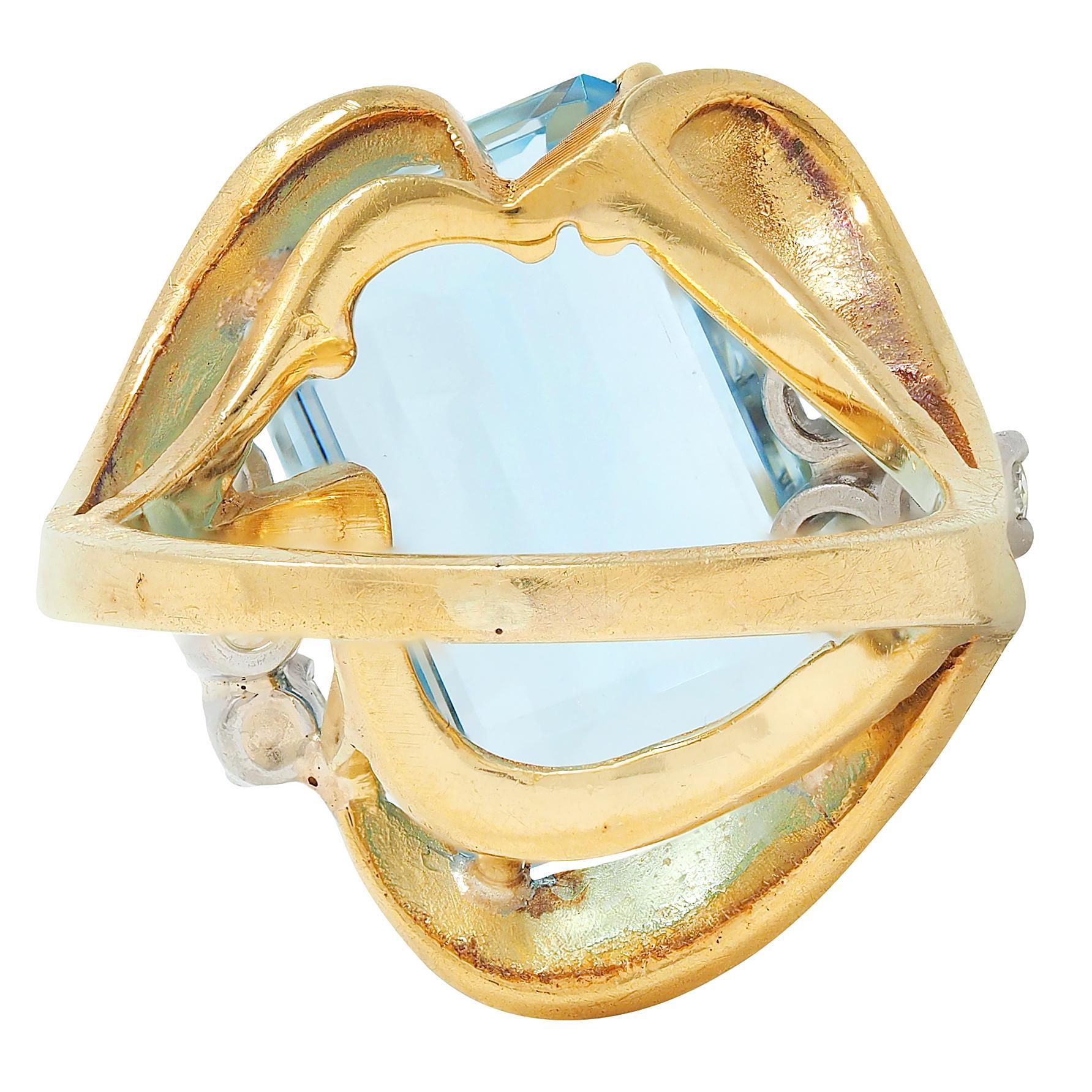 Mid-Century 7.40 CTW Aquamarin Diamant 18K zweifarbiges Gold Vintage Cocktail Ring (Smaragdschliff) im Angebot