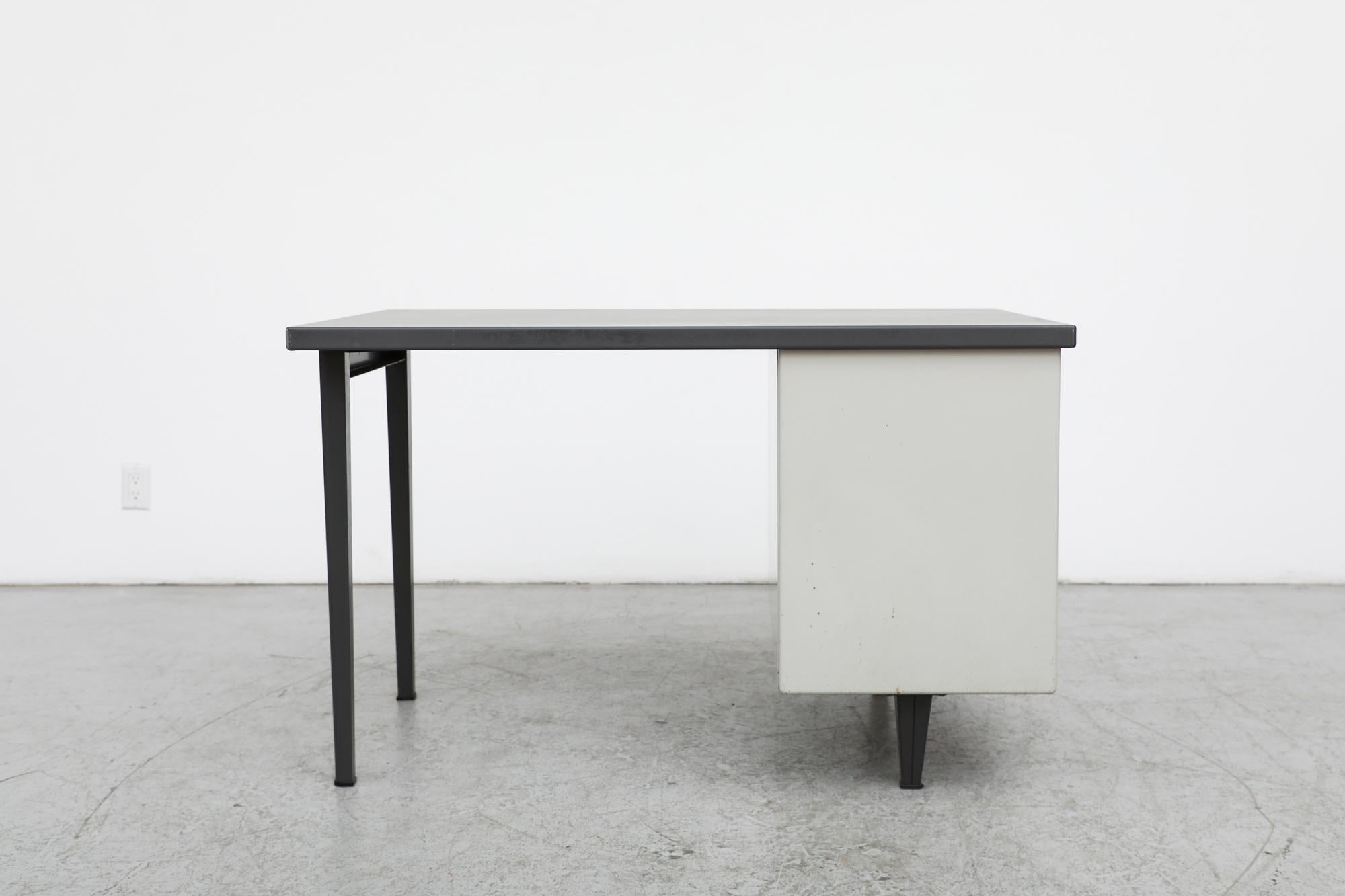 Mid-Century '7800 Series' Desk by A.R Cordemeyer for Gispen 12