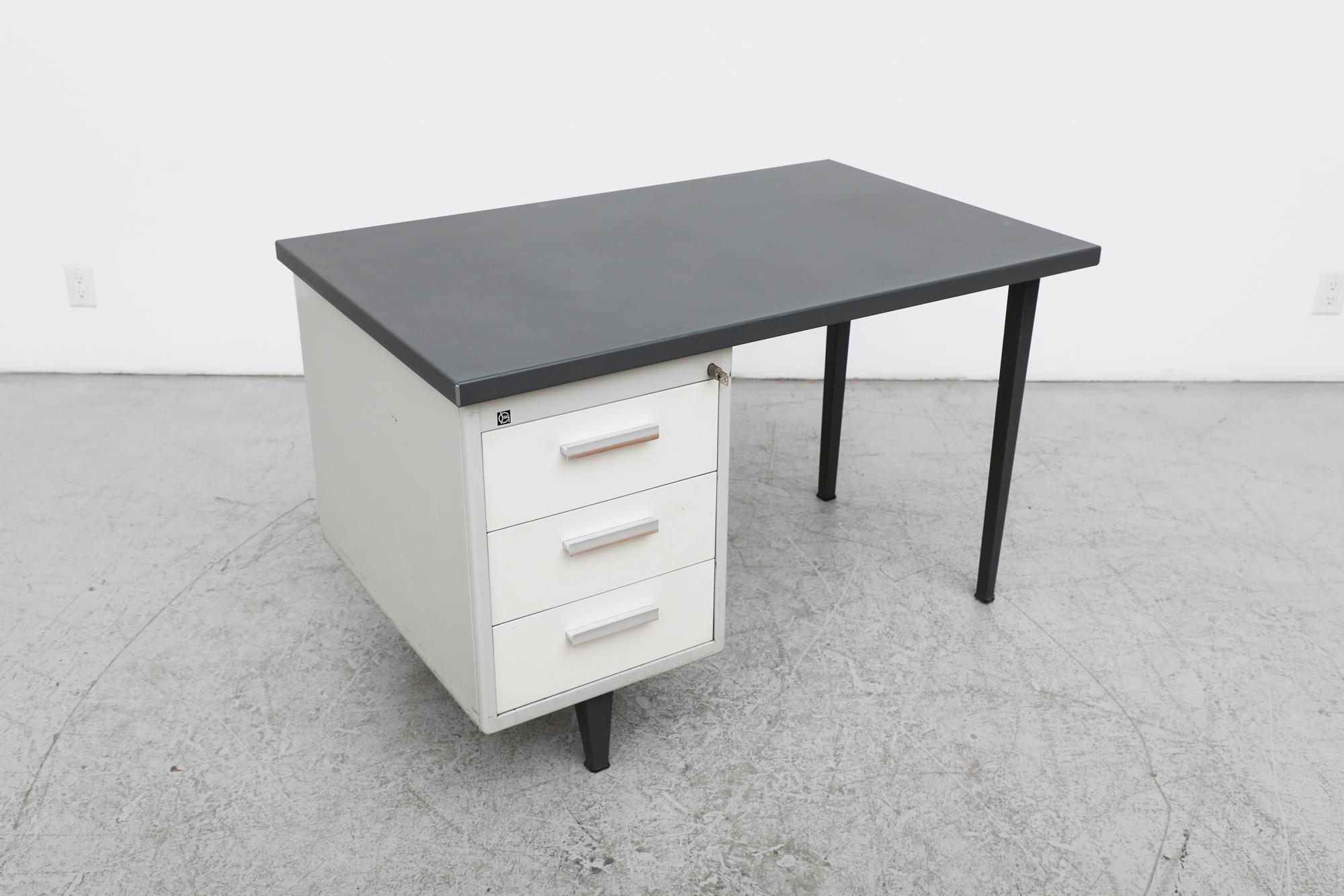 Mid-Century '7800 Series' Desk by A.R Cordemeyer for Gispen For Sale 13