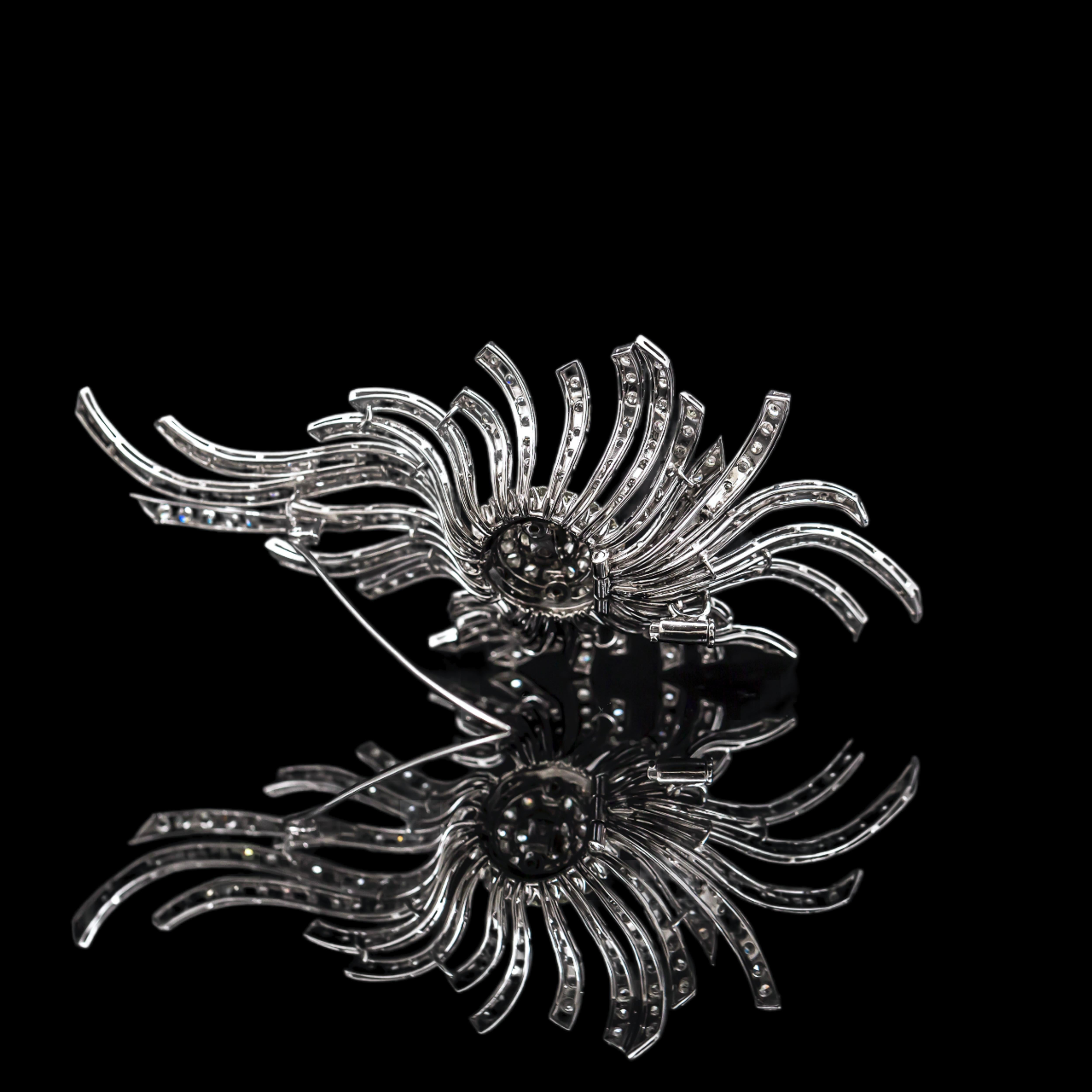 Mid-Century 8 Carat Diamond Celestial Floral Brooch Platinum 1950s 1960s en vente 4
