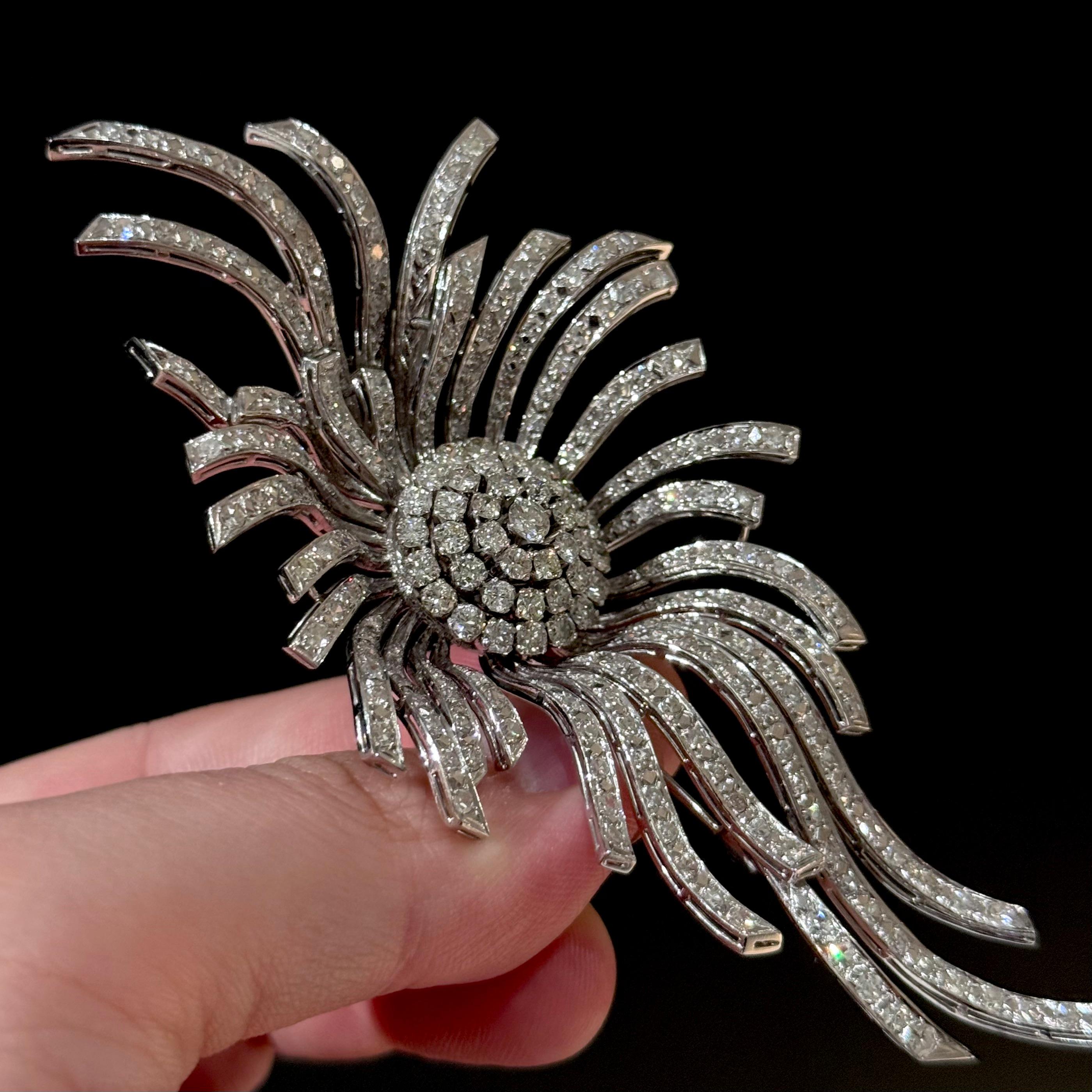 Mid-Century 8 Carat Diamond Celestial Floral Brooch Platinum 1950s 1960s en vente 7