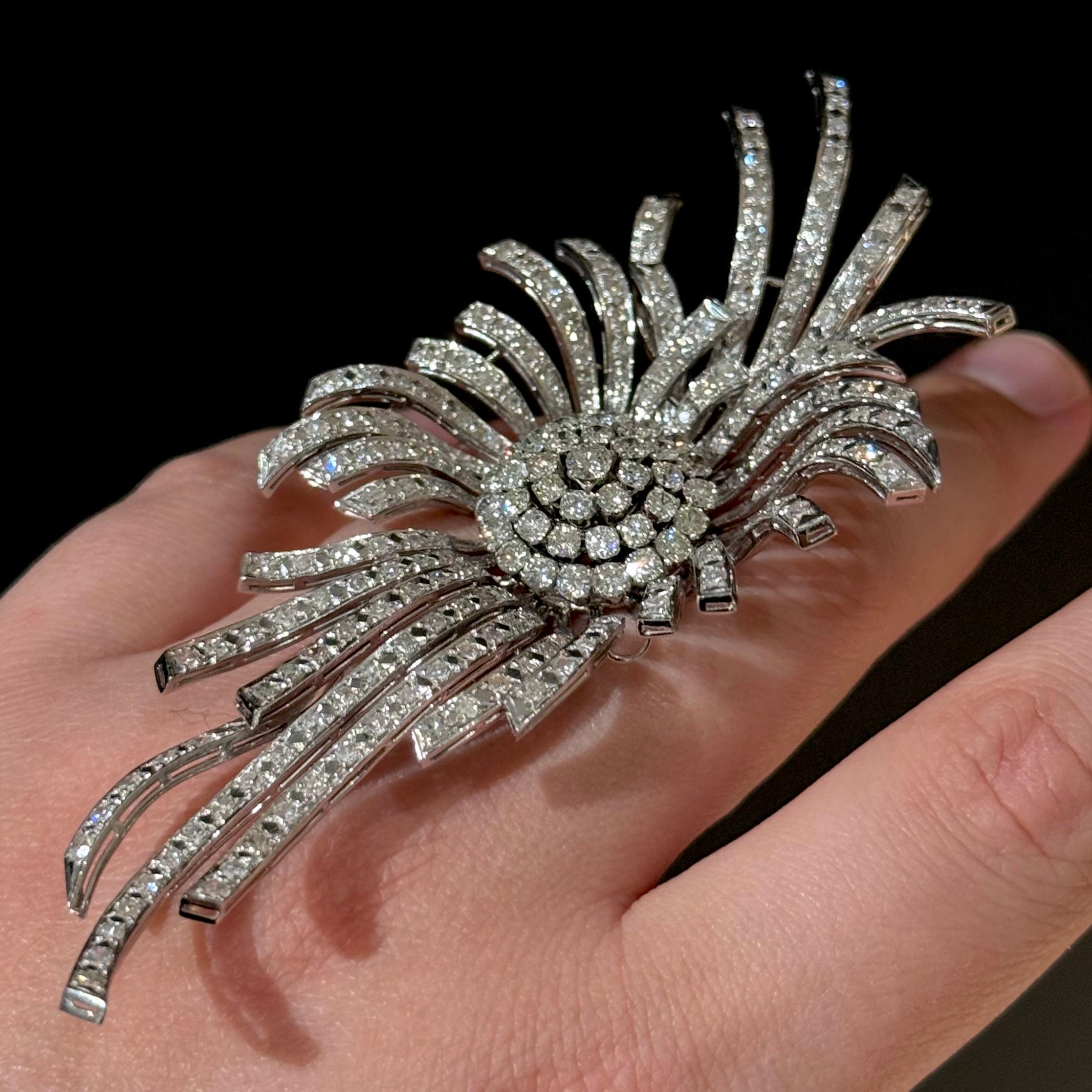 Taille ronde Mid-Century 8 Carat Diamond Celestial Floral Brooch Platinum 1950s 1960s en vente