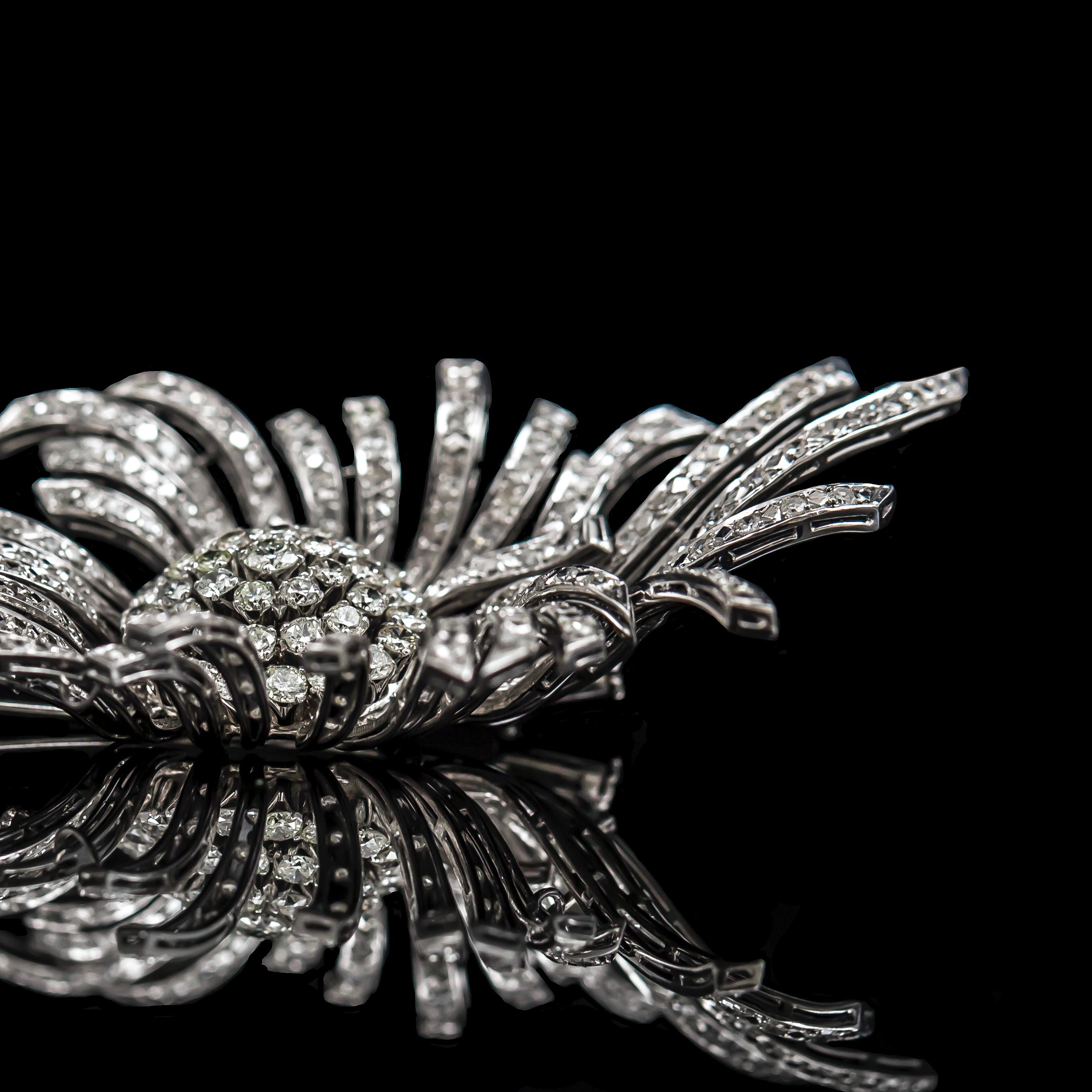 Mid-Century 8 Carat Diamond Celestial Floral Brooch Platinum 1950s 1960s en vente 3