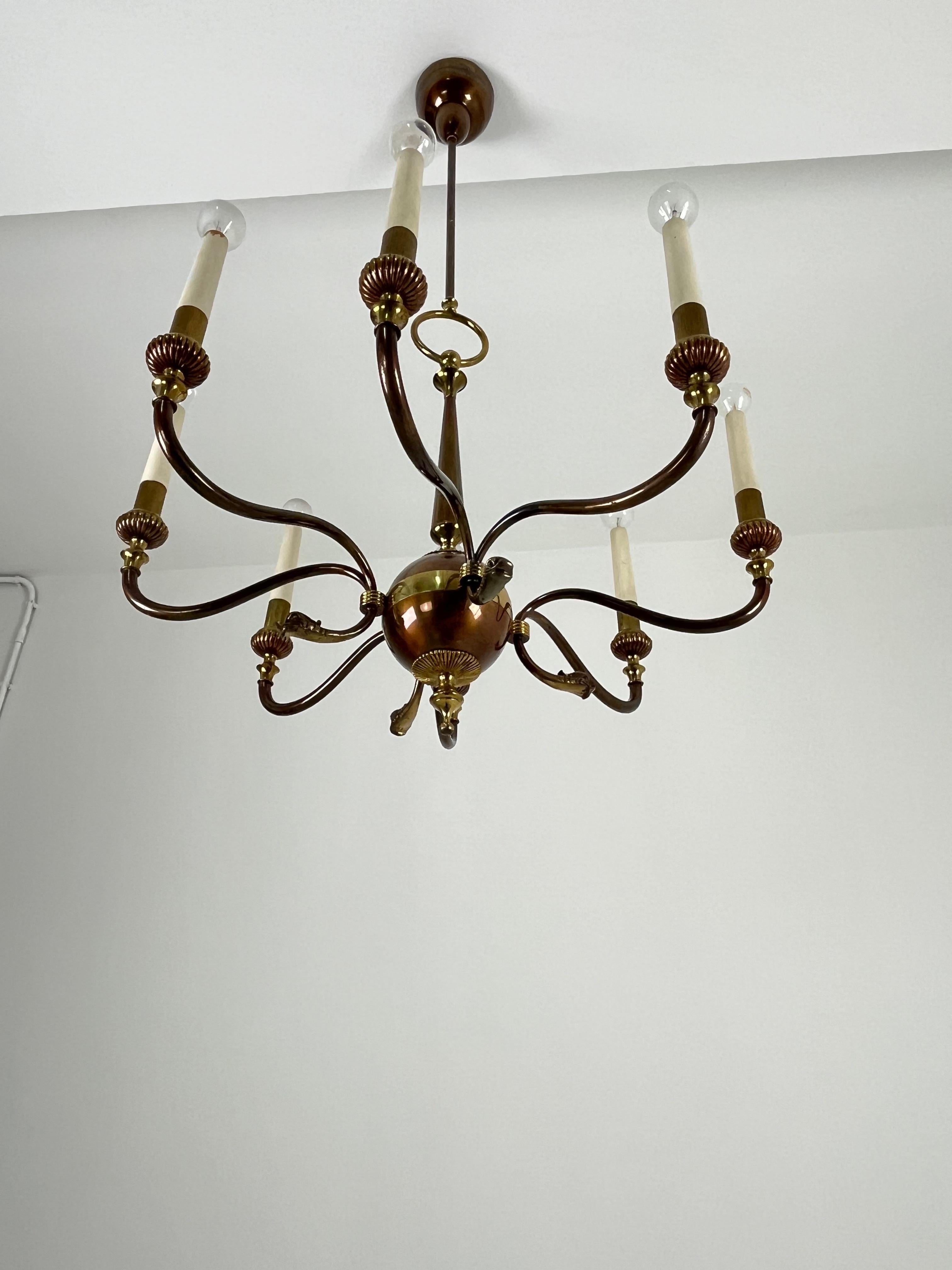 Lampadario a 8 luci in ottone di metà secolo, anni '50 In condizioni buone in vendita a Palermo, IT