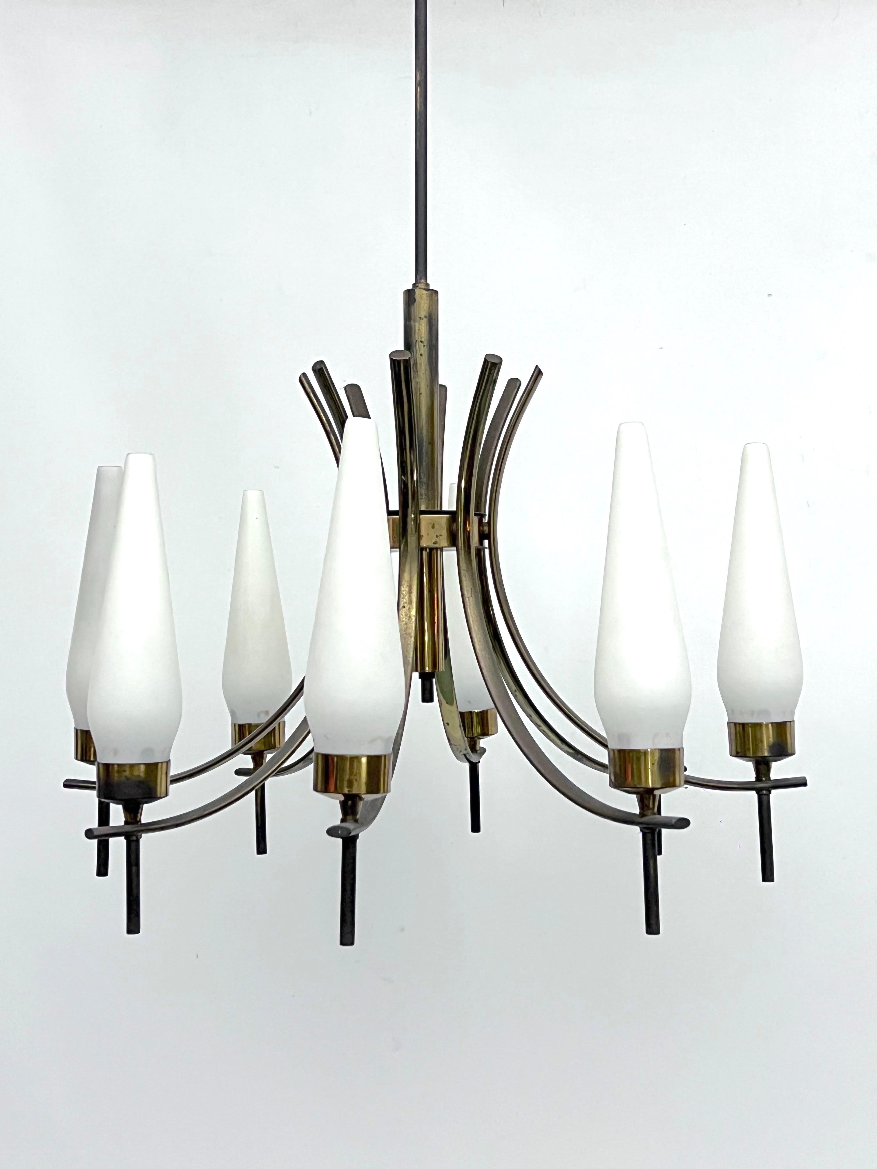Italian Mid-Century 8 lights brass and opaline glass chandelier. Italy 1950s For Sale