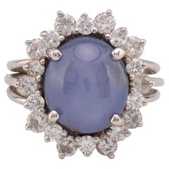 Anello a grappolo in oro bianco 14K con zaffiro a stella da 8,6 carati del Mid Century