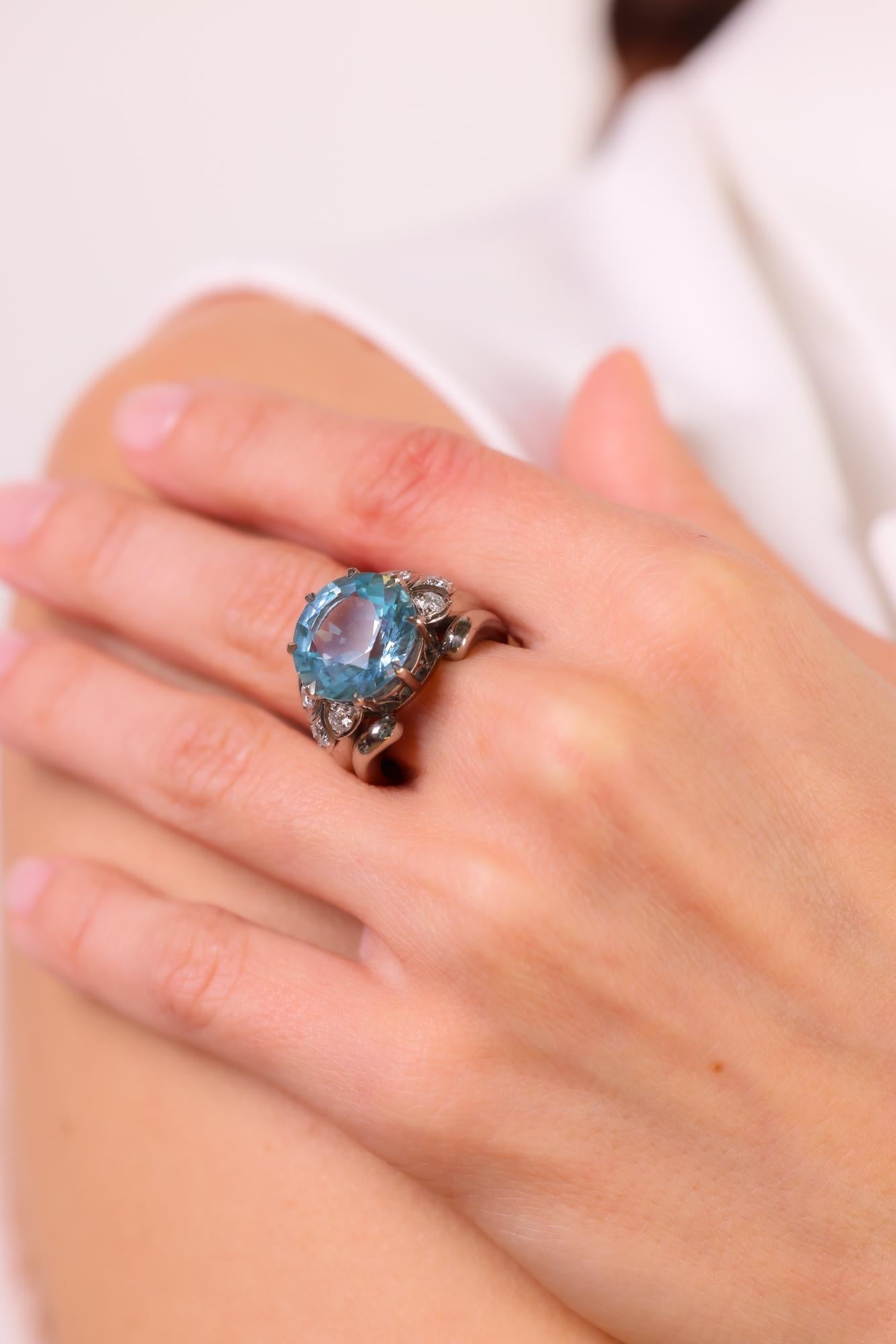 Platinring mit 8,60 Karat Aquamarin-Diamant aus der Mitte des Jahrhunderts (Brillantschliff)