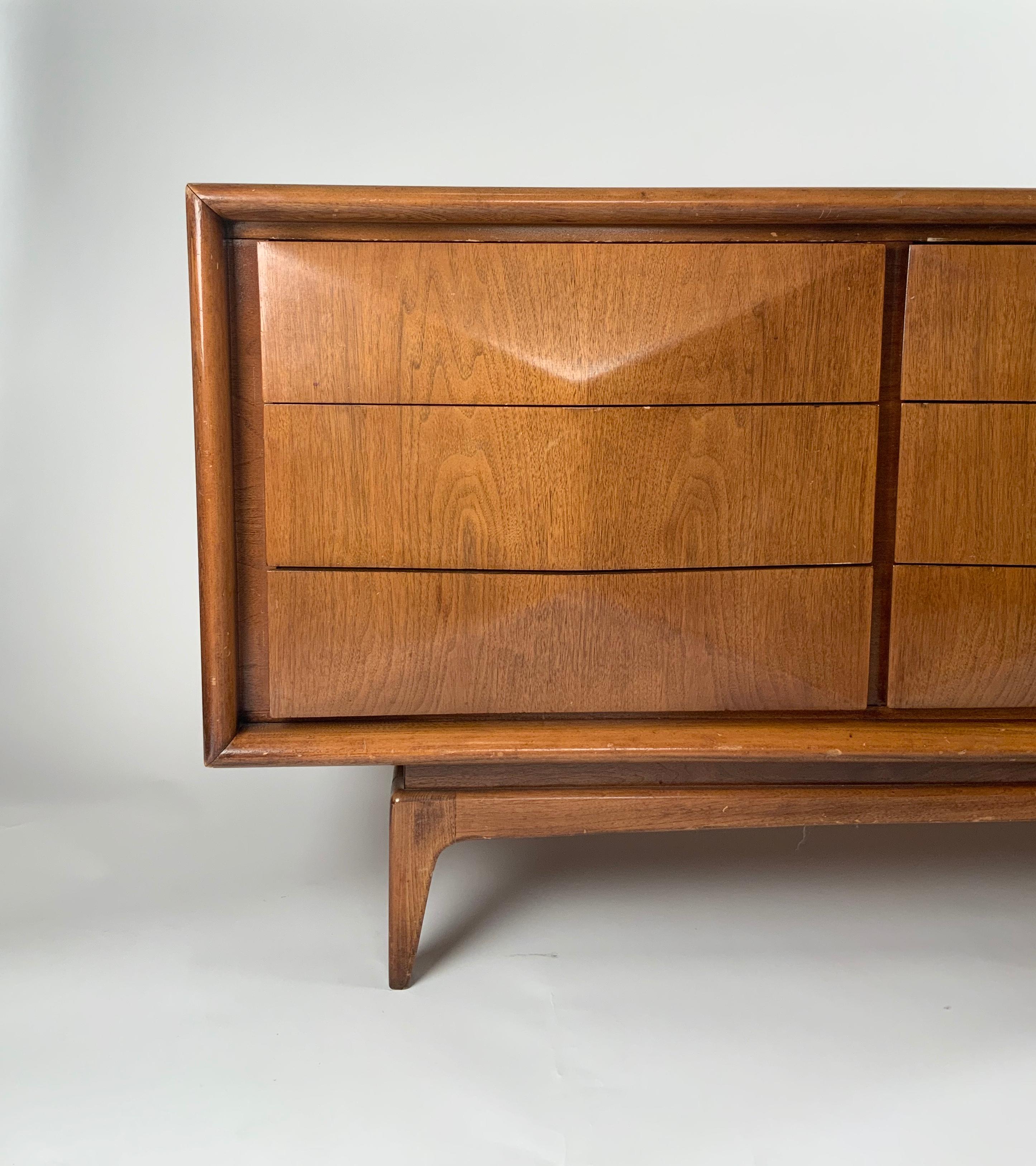 Mid-Century Modern Midcentury 9-Drawer Diamond Angled Dresser