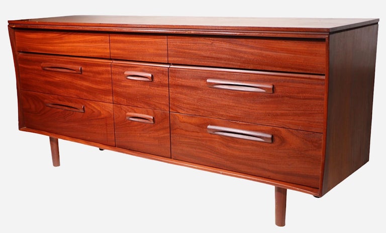 Mid Century 9 Drawer Dresser For Sale at 1stDibs Mid Century 9 Drawer Dresser For Sale at 1stDibs