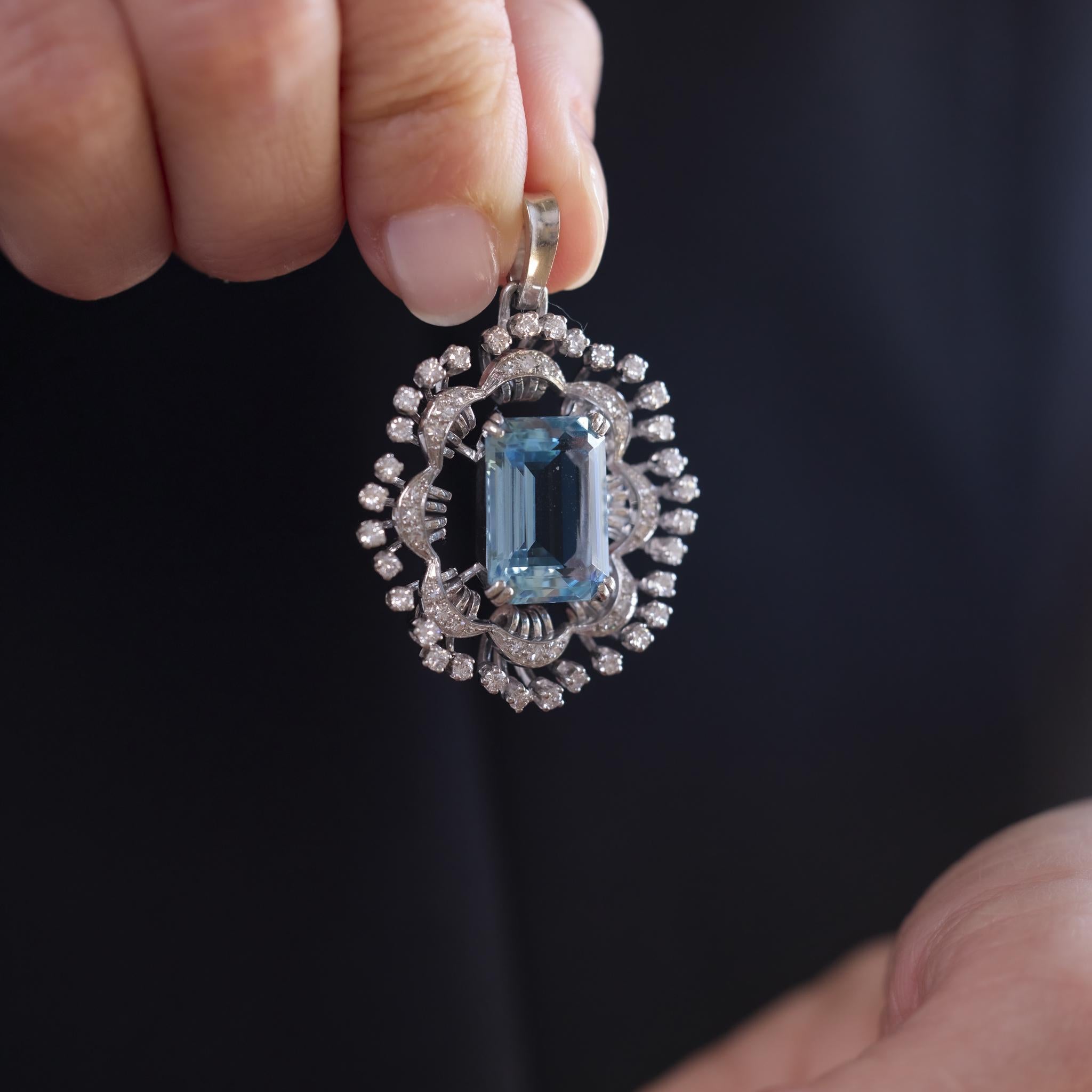 Mid Century 9.20 carat aquamarine diamond 18k white gold pendant Moderno en venta