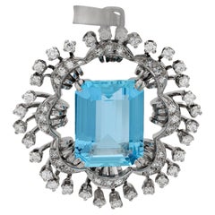 Mid Century 9.20 carat aquamarine diamond 18k white gold pendant