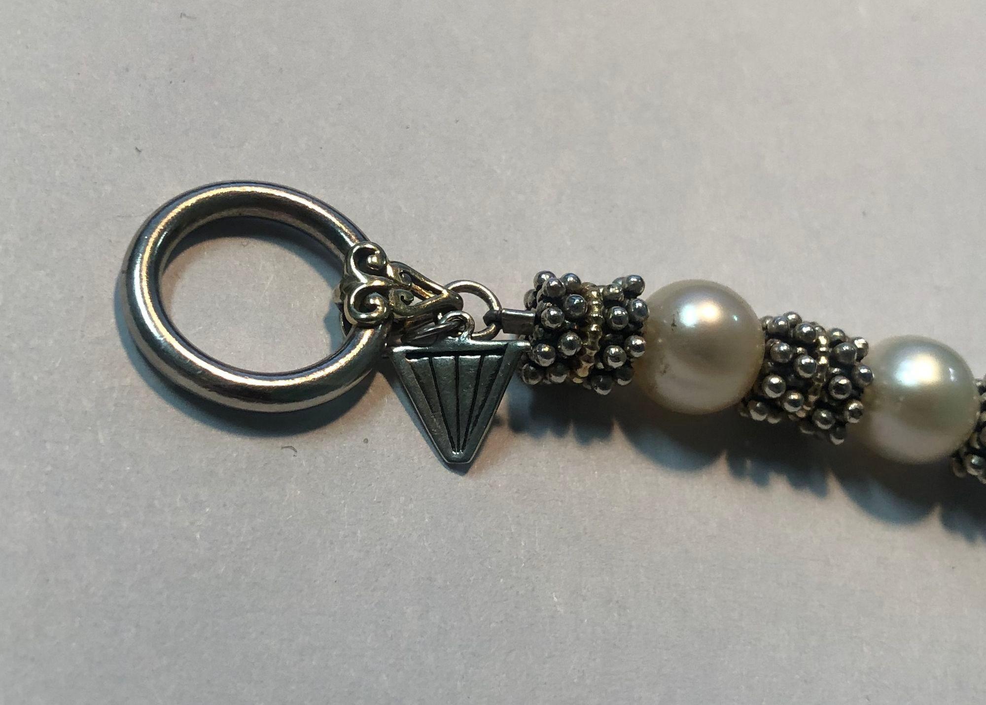 Halskette mit Klappverschluss, Mid-Century 925, zweifarbige Perle Kaviar Perle Granat Toggle im Angebot 4