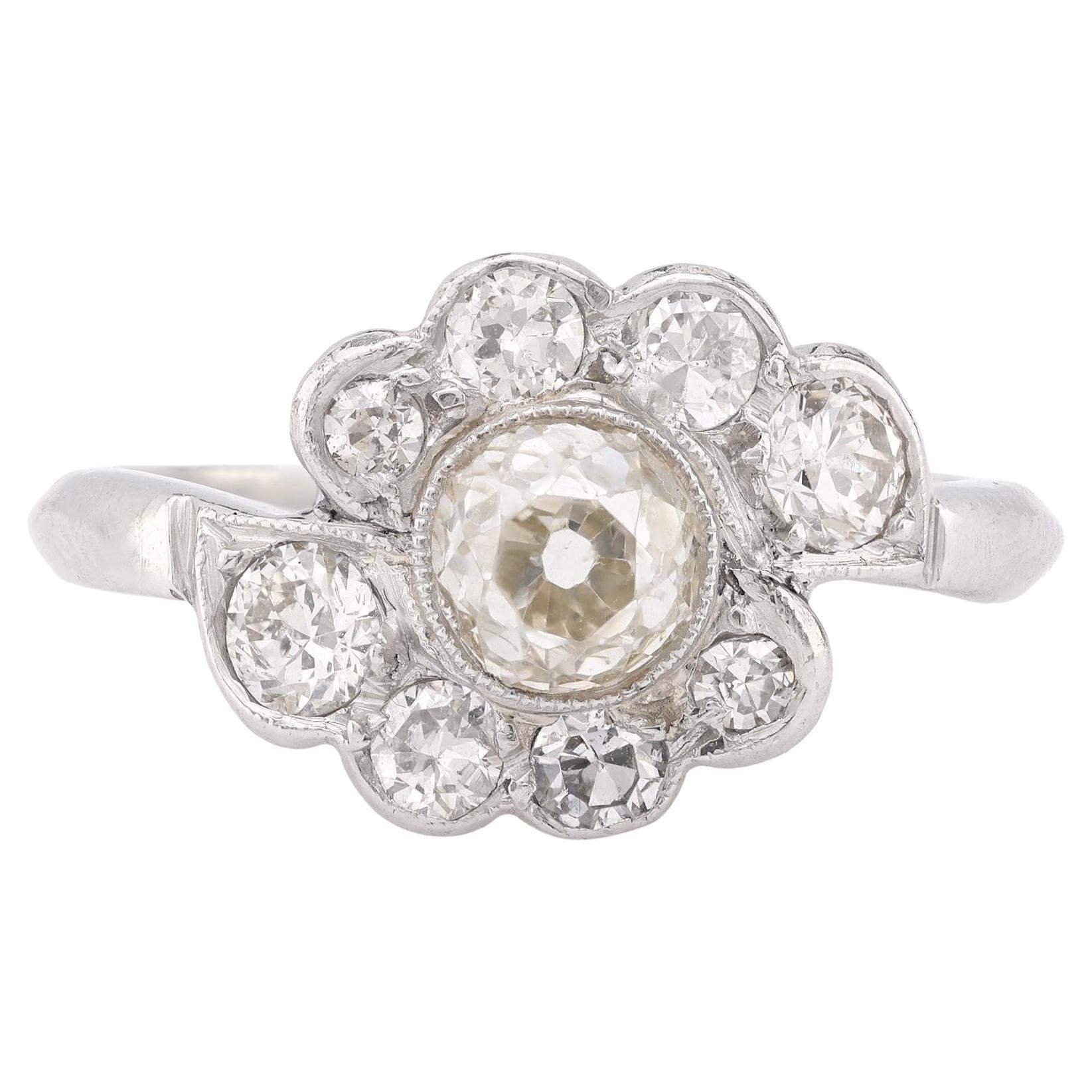 Anello a grappolo con diamante in platino da 0,99 carati di metà secolo in vendita