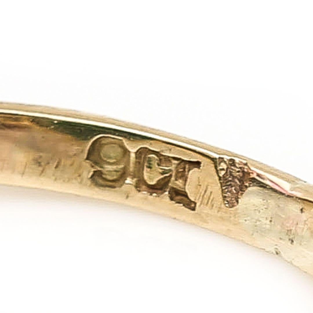 Mitte des Jahrhunderts 9k Gold geschnitzter Jadeit Blumenkopf-Ring Circa 1960 im Angebot 2
