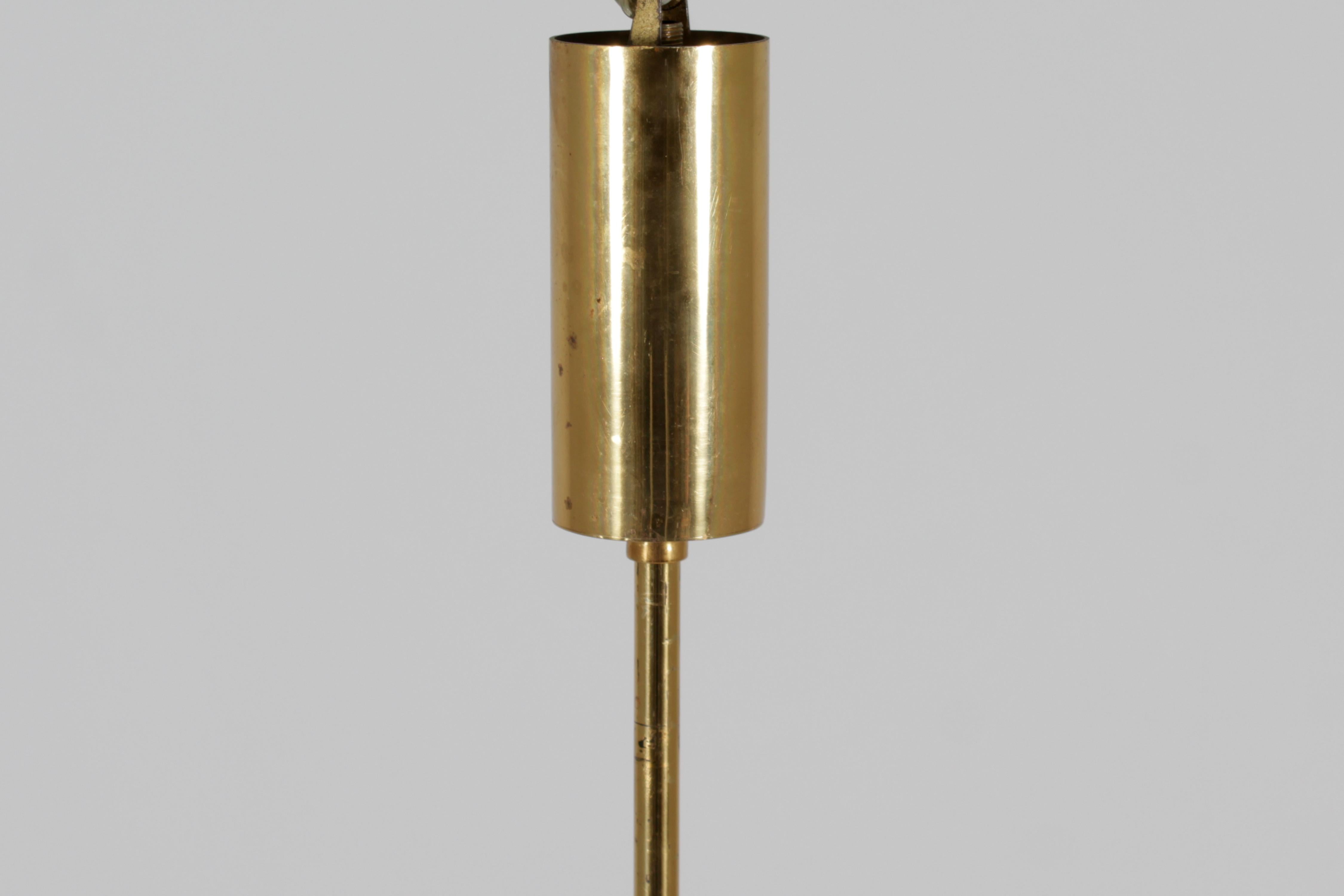 Lampadario di metà secolo A. Lelii per Arredoluce (attr) in ottone e vetro anni '50 Italia in vendita 4