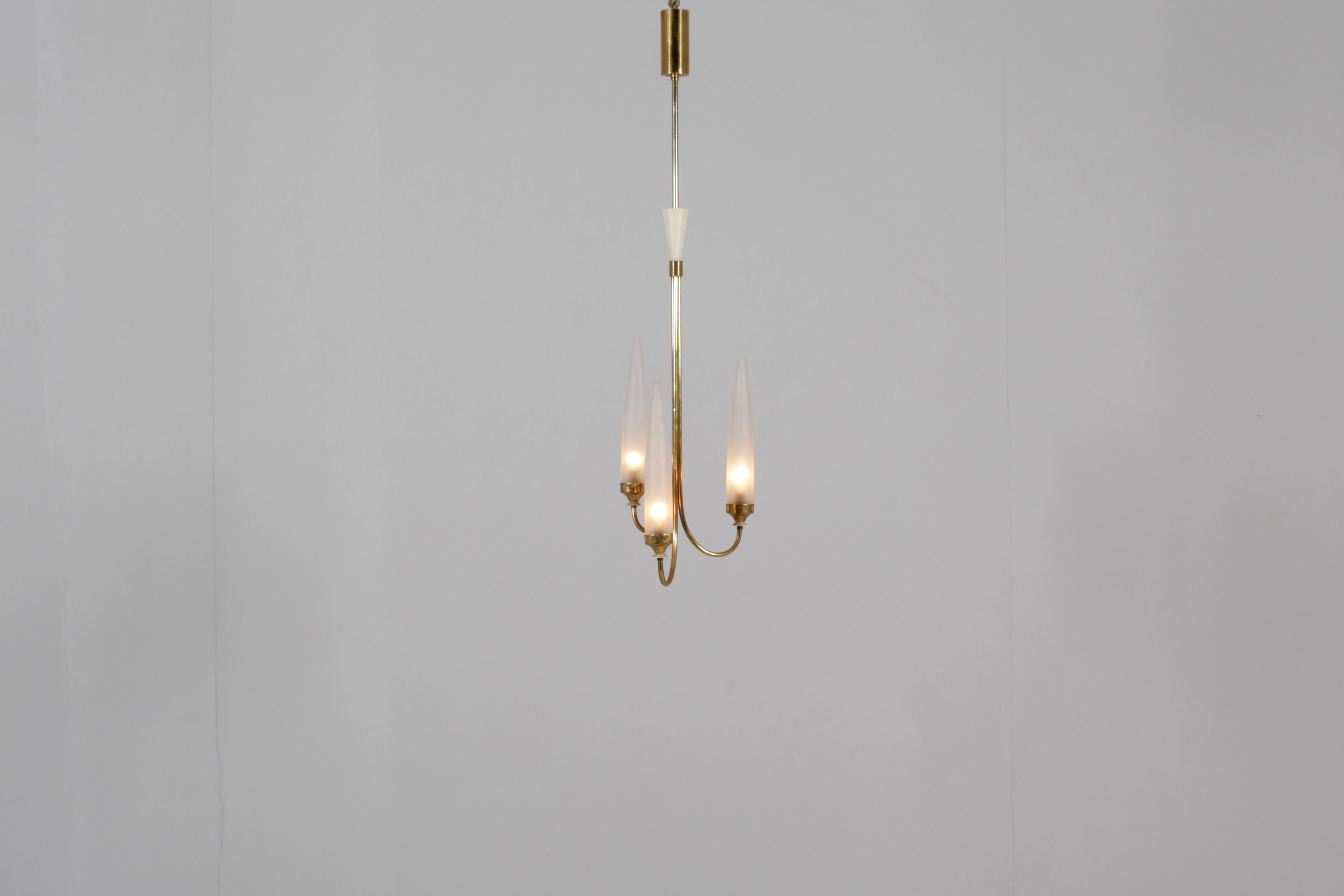 Lampadario di metà secolo A. Lelii per Arredoluce (attr) in ottone e vetro anni '50 Italia in vendita 8