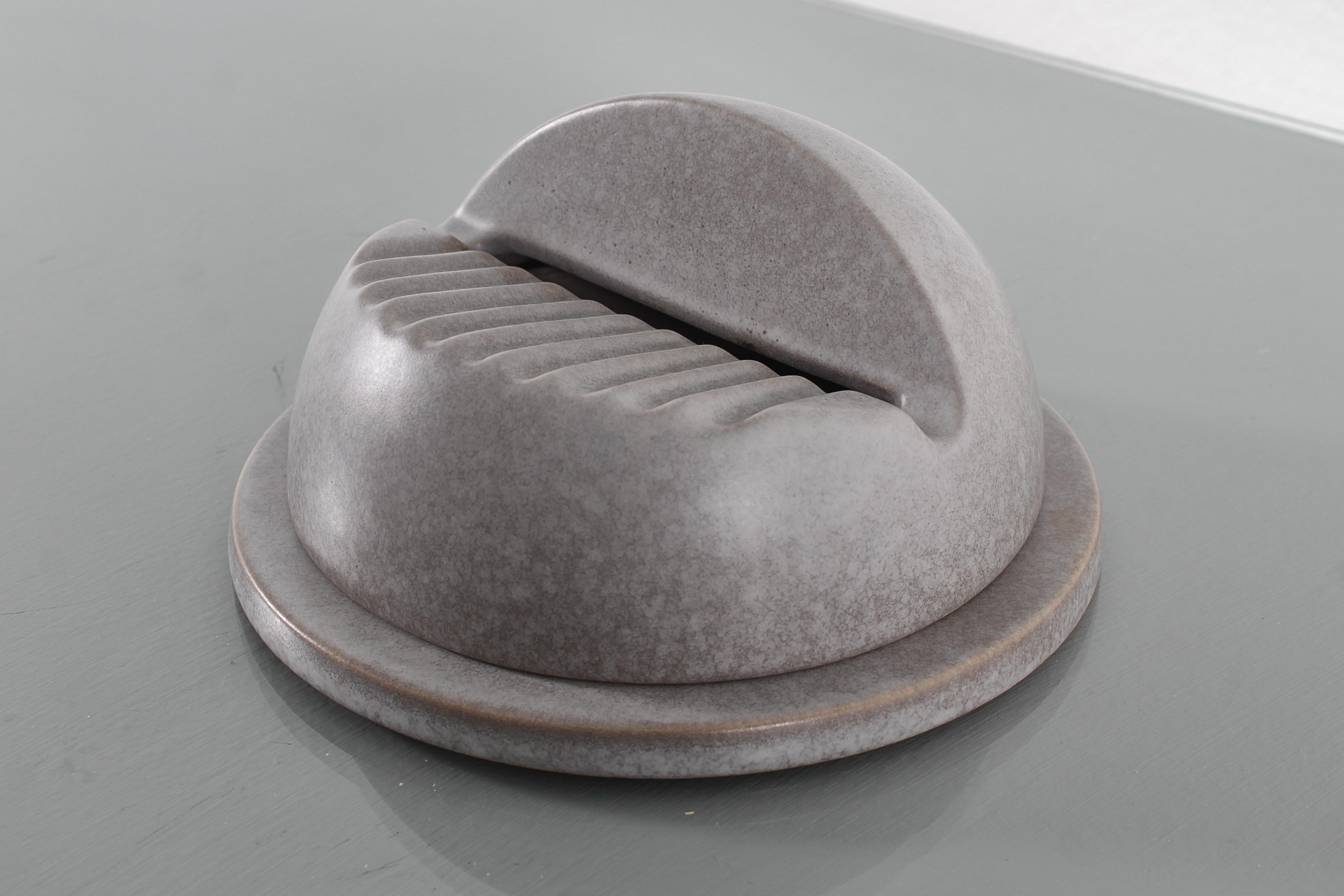 Italiano Posacenere in ceramica stile A. Mangiarotti, metà secolo, anni '70, Italia in vendita