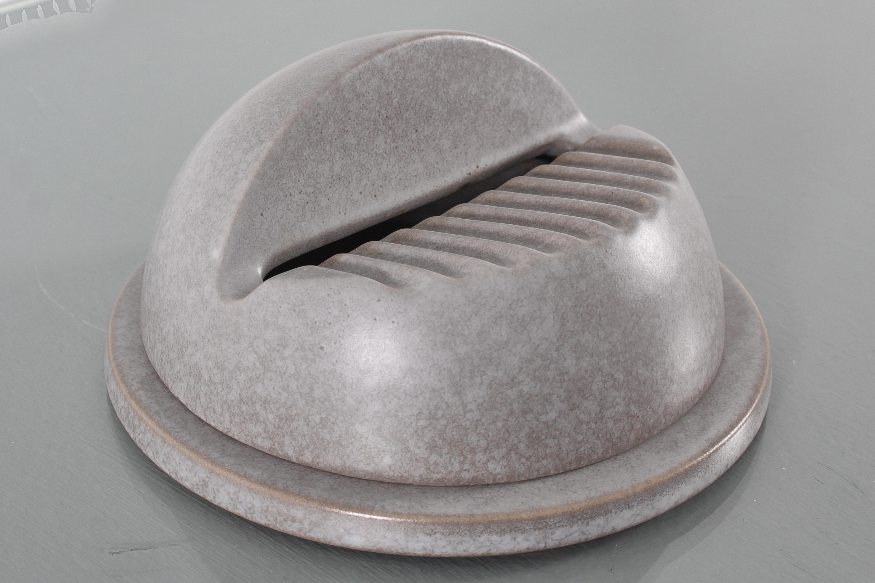 Posacenere in ceramica stile A. Mangiarotti, metà secolo, anni '70, Italia In condizioni buone in vendita a Palermo, IT