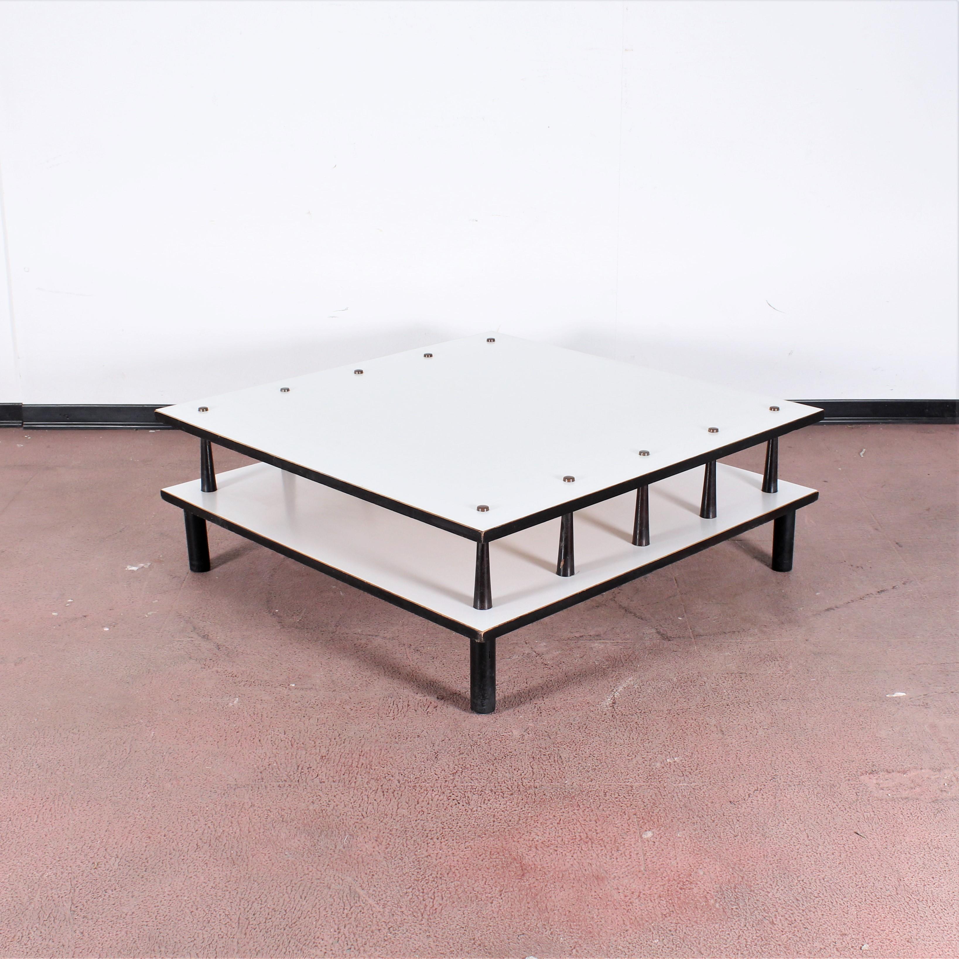 Midcentury A. Mangiarotti White Lacquered Wood Square Coffee Table, 1960s, Italy 4