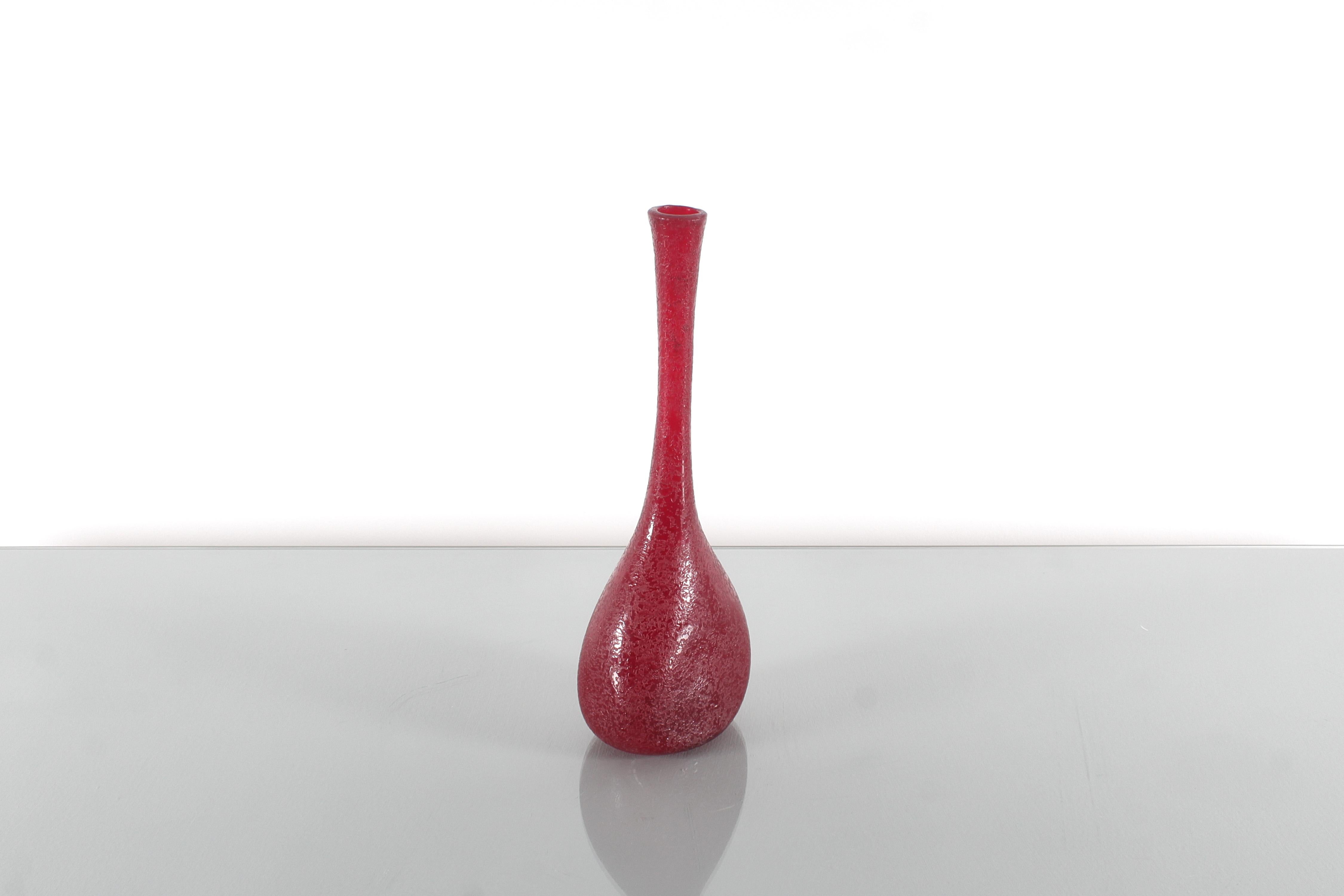 Vaso a fiore singolo in vetro di Murano rosso di metà secolo A. Seguso (attr.) 60s Italy in vendita 3