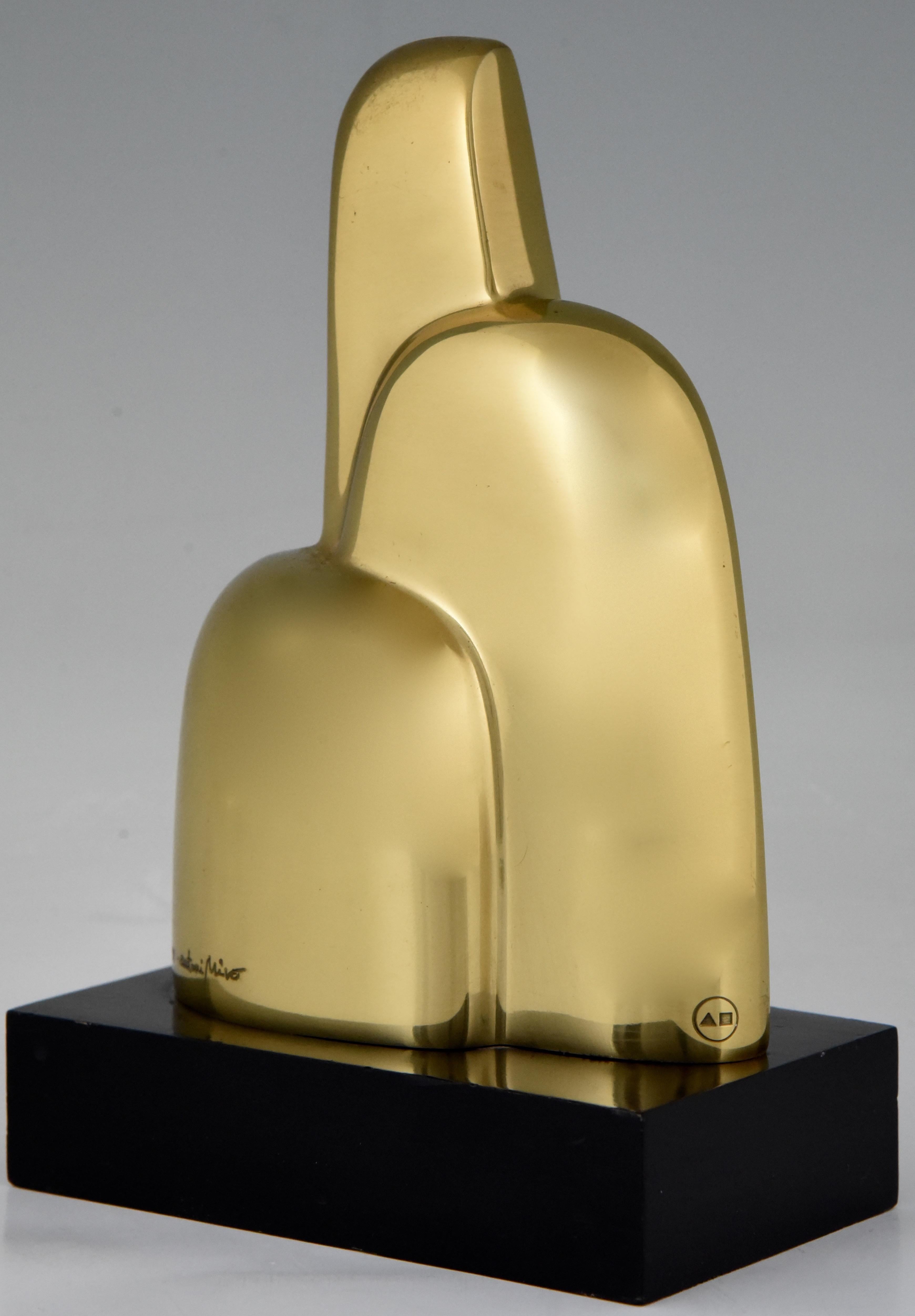 Abstract bronze sculpture, 1998 on wooden base. 
Titel: “L’Ocell” Catalan for the “The bird” 
Signed by Antonio Miro Bravo. 

Born in Alcoi in 1944, he lives and works in Mas Sopalmo in the town. In 1960 receives the First Prize of Painting of