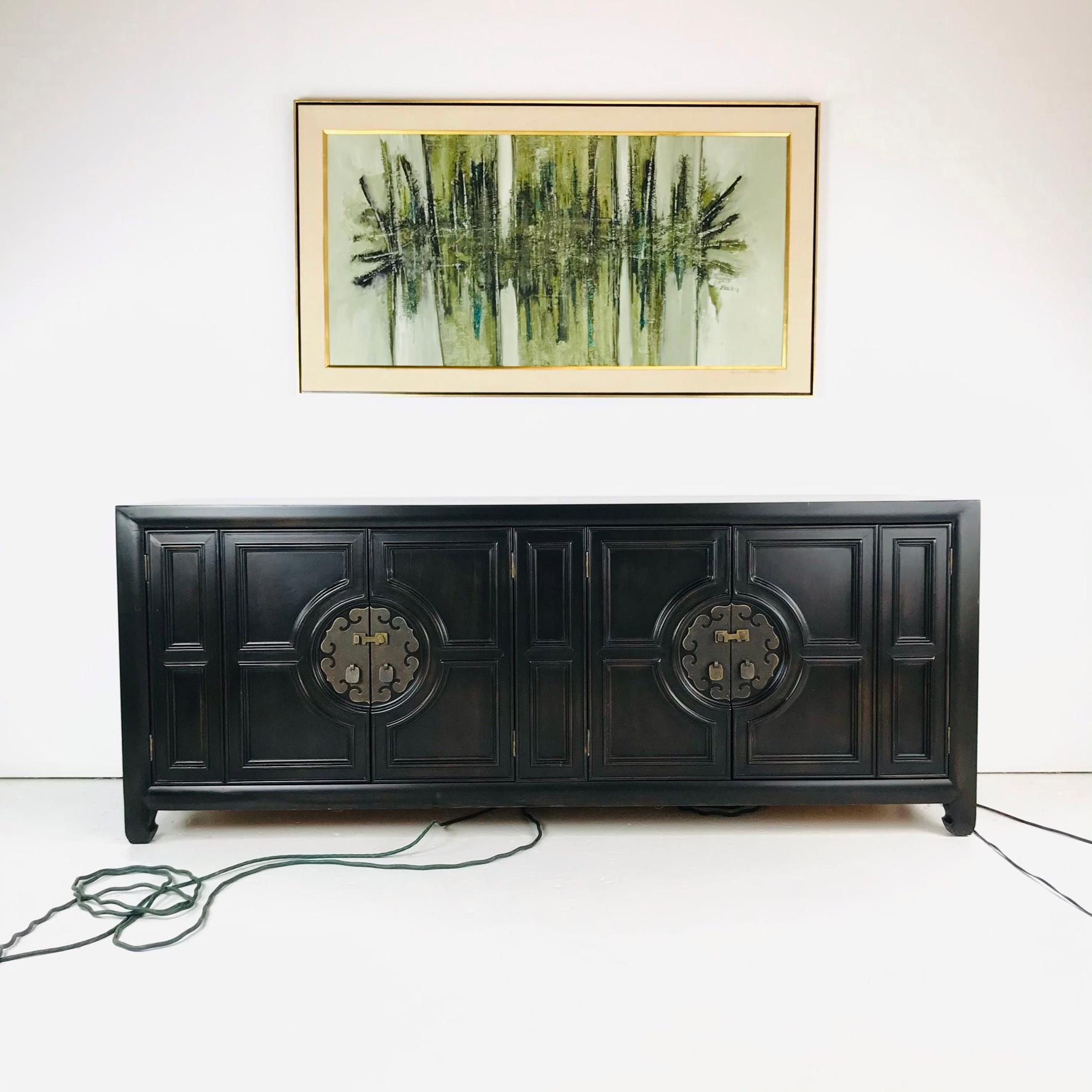 A stunning vintage original abstract oil painting by artist Elva Levy (1910-1994).

Elva is a well known awarded Waco, Texas painter and artist whose fine paintings were exhibited in all major US cities. The painting has textural appeal and has a