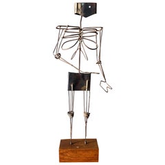 Escultura abstracta de acero, latón y madera "Hombre" de mediados de siglo