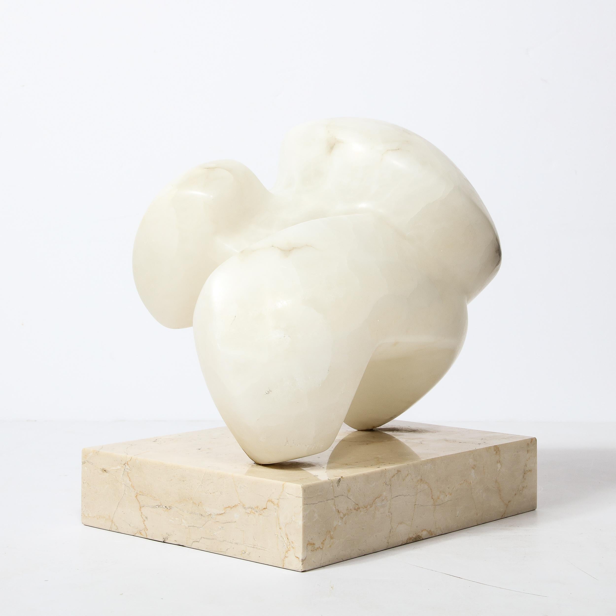 Abstrakte organische Alabaster-Skulptur aus der Mitte des Jahrhunderts, signiert von Julie Small Gambly 4