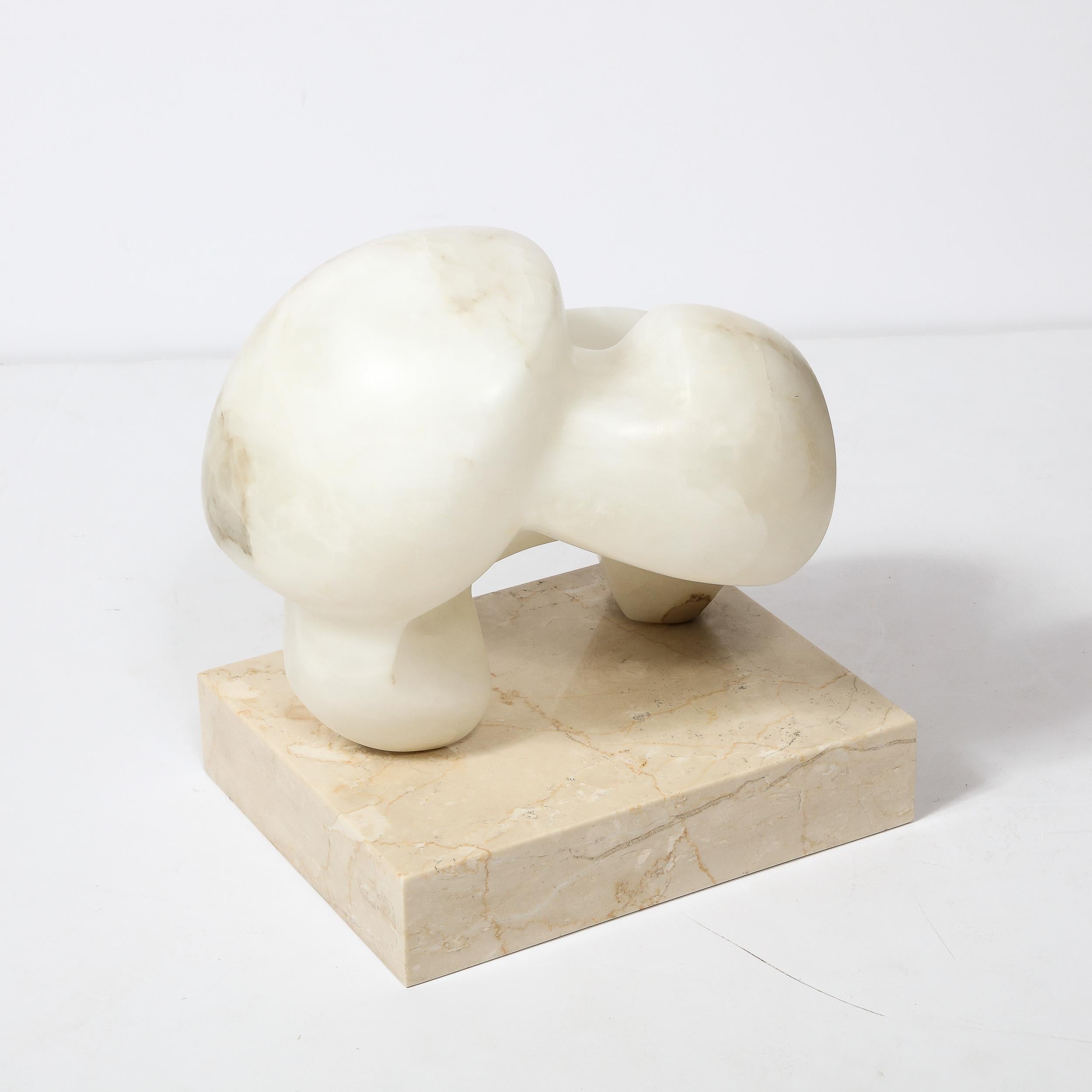 Abstrakte organische Alabaster-Skulptur aus der Mitte des Jahrhunderts, signiert von Julie Small Gambly 8