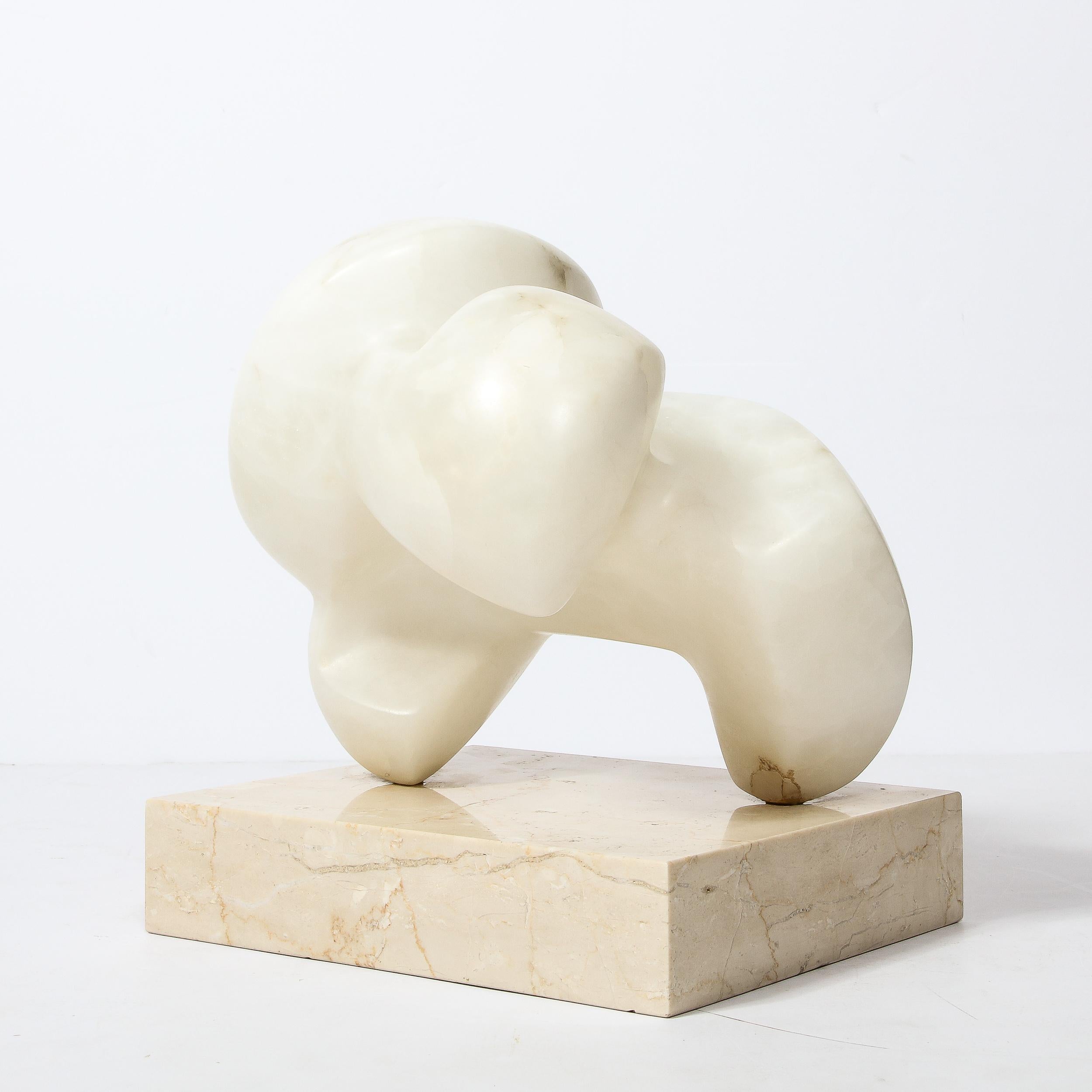 Abstrakte organische Alabaster-Skulptur aus der Mitte des Jahrhunderts, signiert von Julie Small Gambly 2
