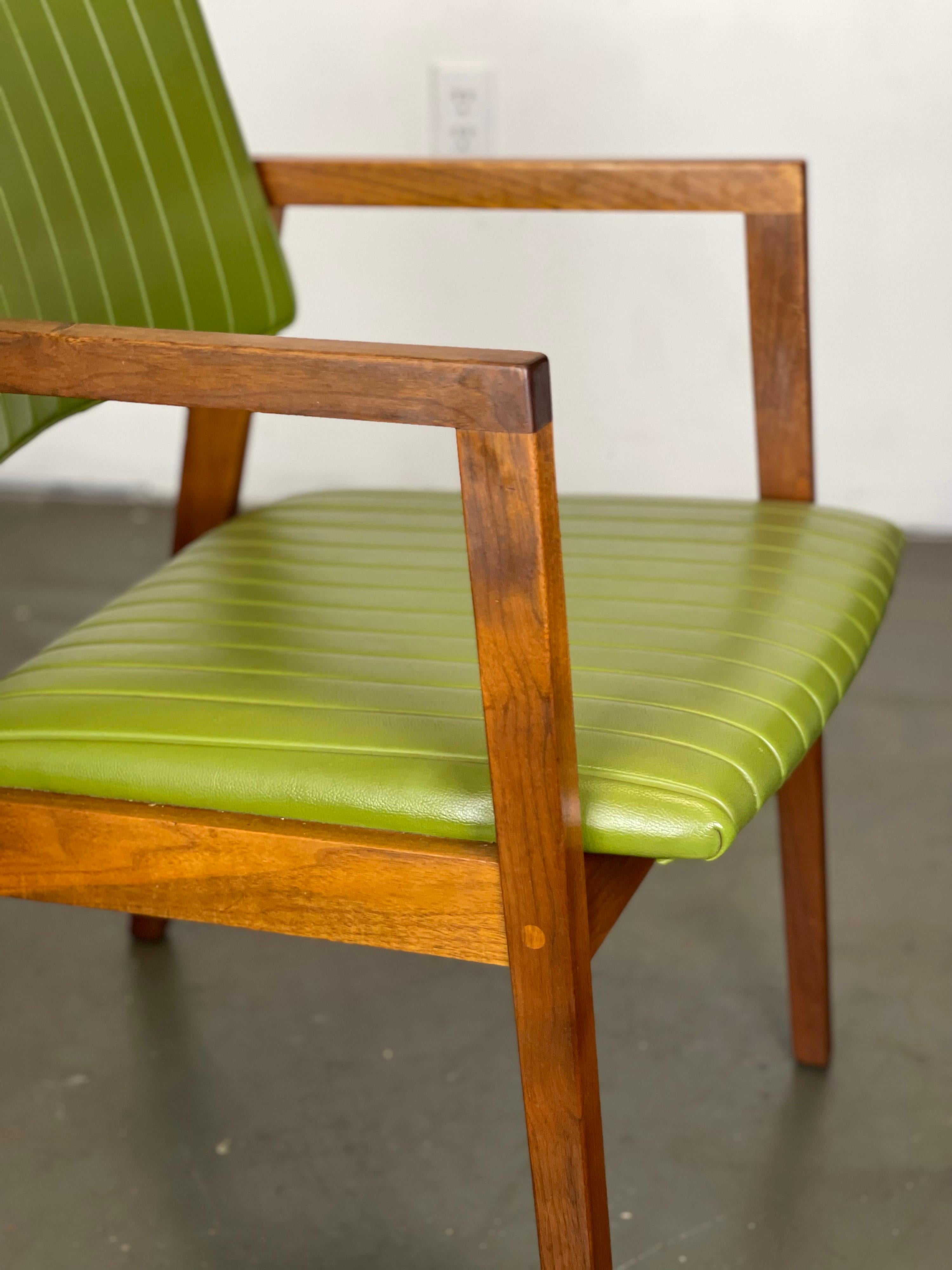 Walnut Mid Century Accent Side Chair by Jens Risom for Marble Furniture