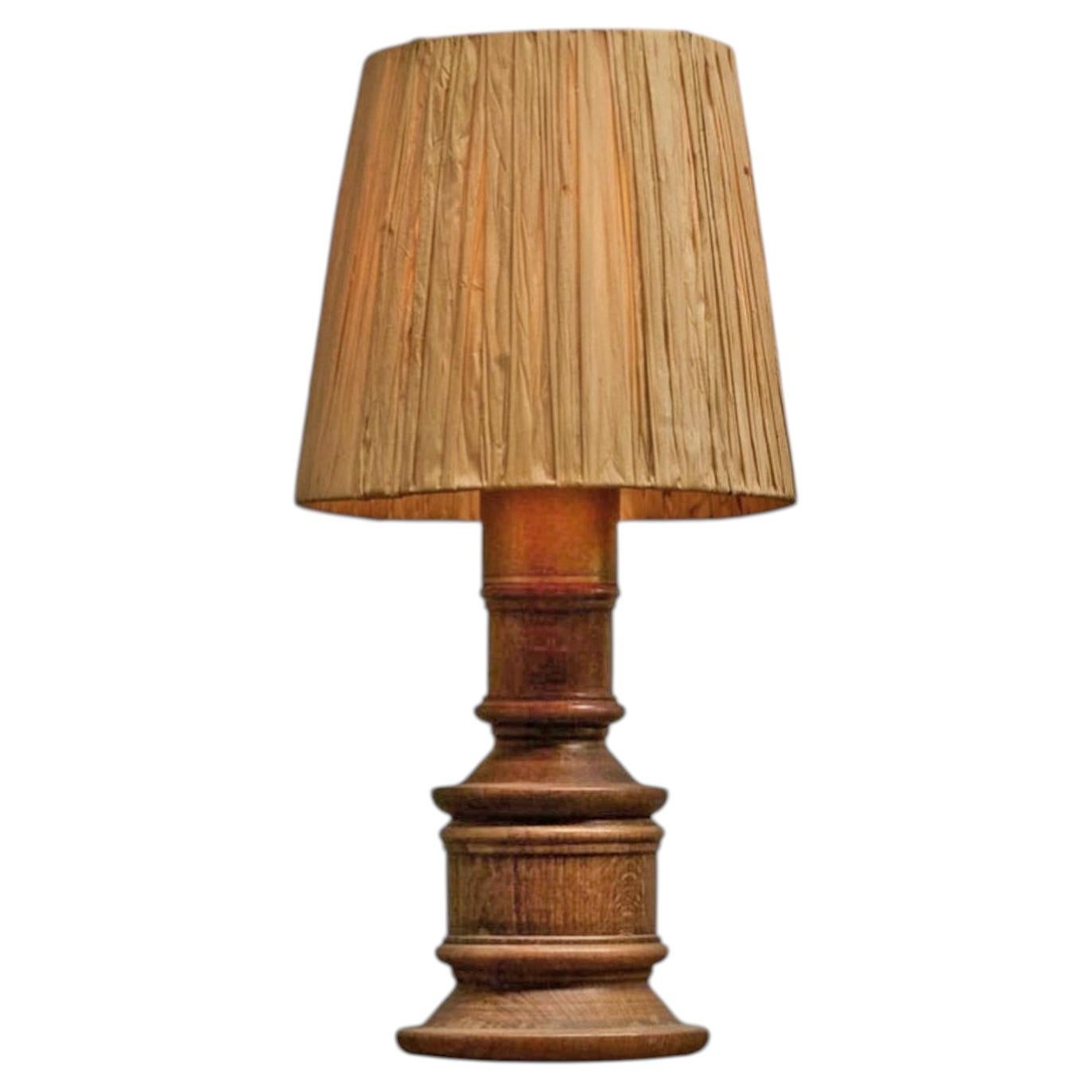 Mid Century Accent Table Lamp in Solid Oak and Patinated Brass with Raffia Shade