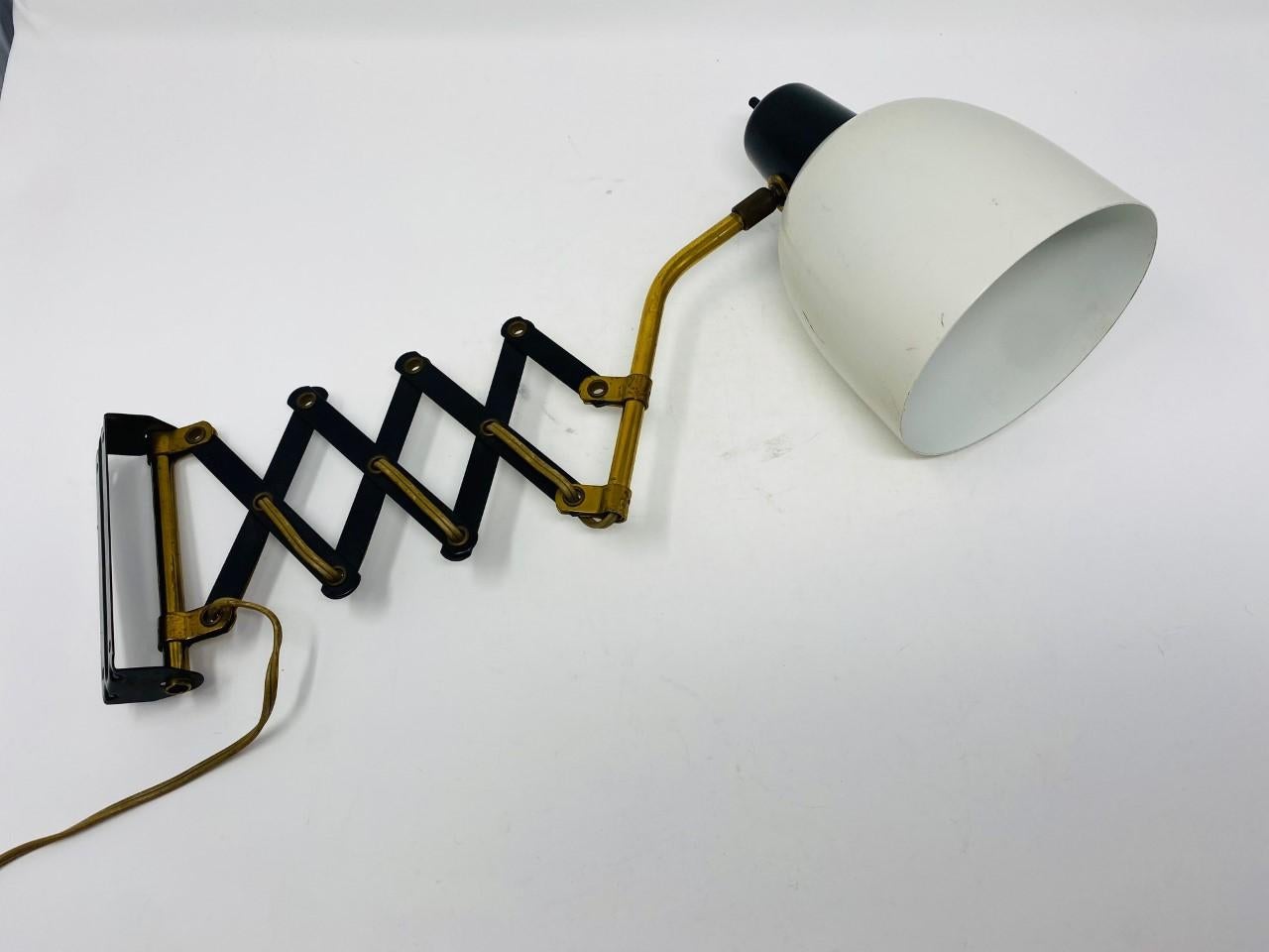 Mid Century Akkordeon Scherenarm Lampe Wandleuchter (Moderne der Mitte des Jahrhunderts) im Angebot