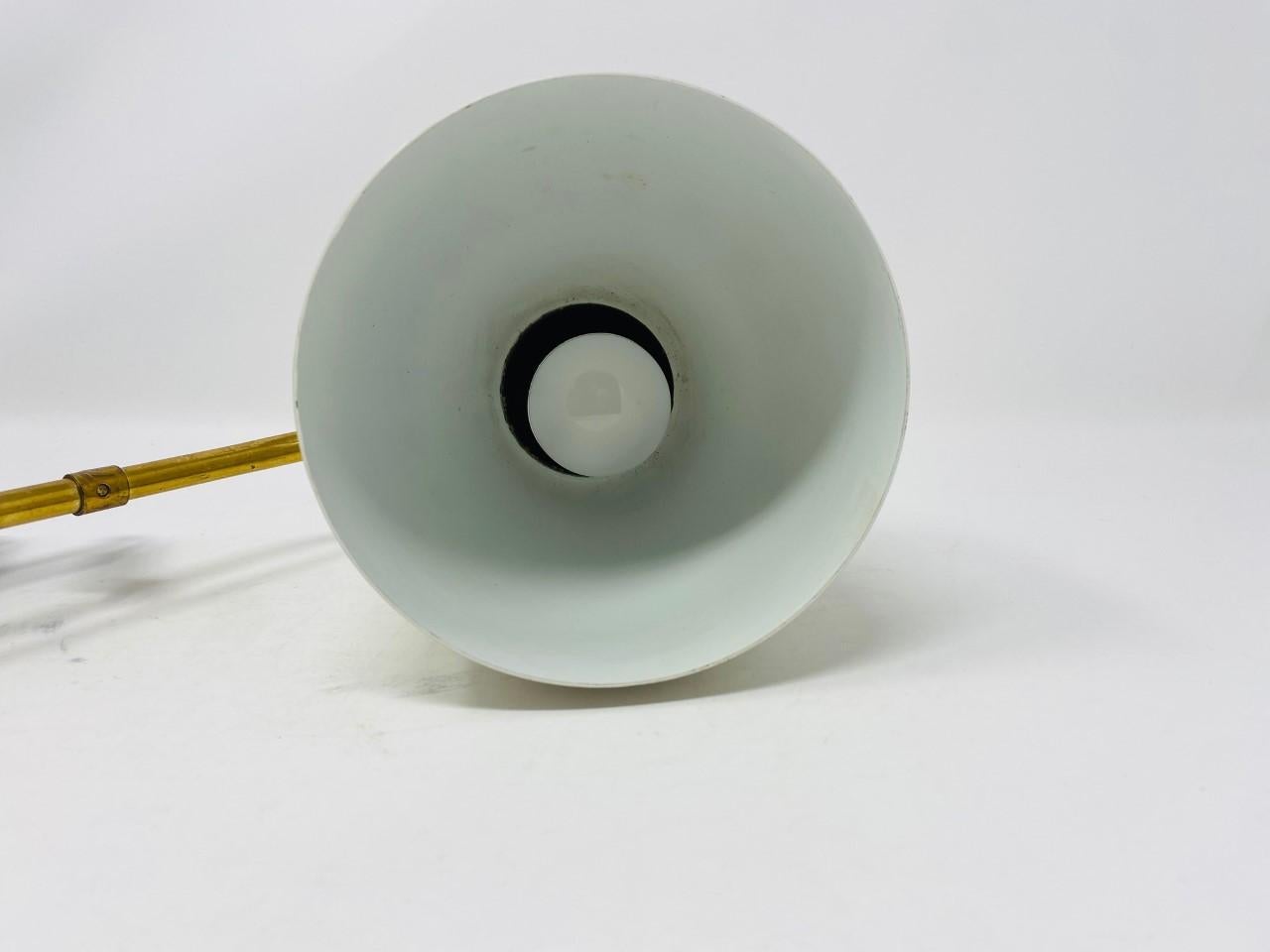 Mid Century Akkordeon Scherenarm Lampe Wandleuchter (Gegossen) im Angebot