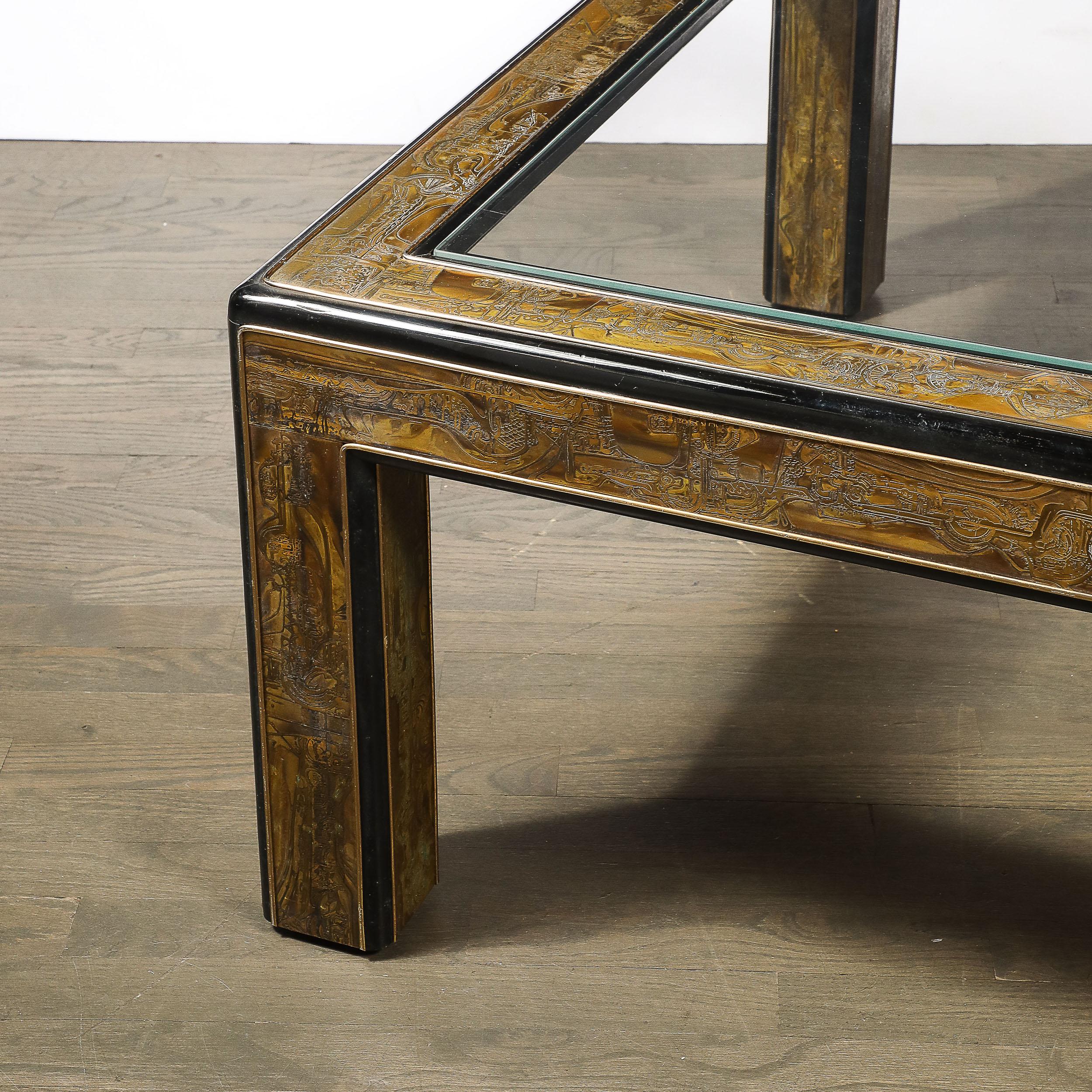 Table à cocktail du milieu du siècle en laiton, laque et verre gravé à l'acide par Mastercraft en vente 4