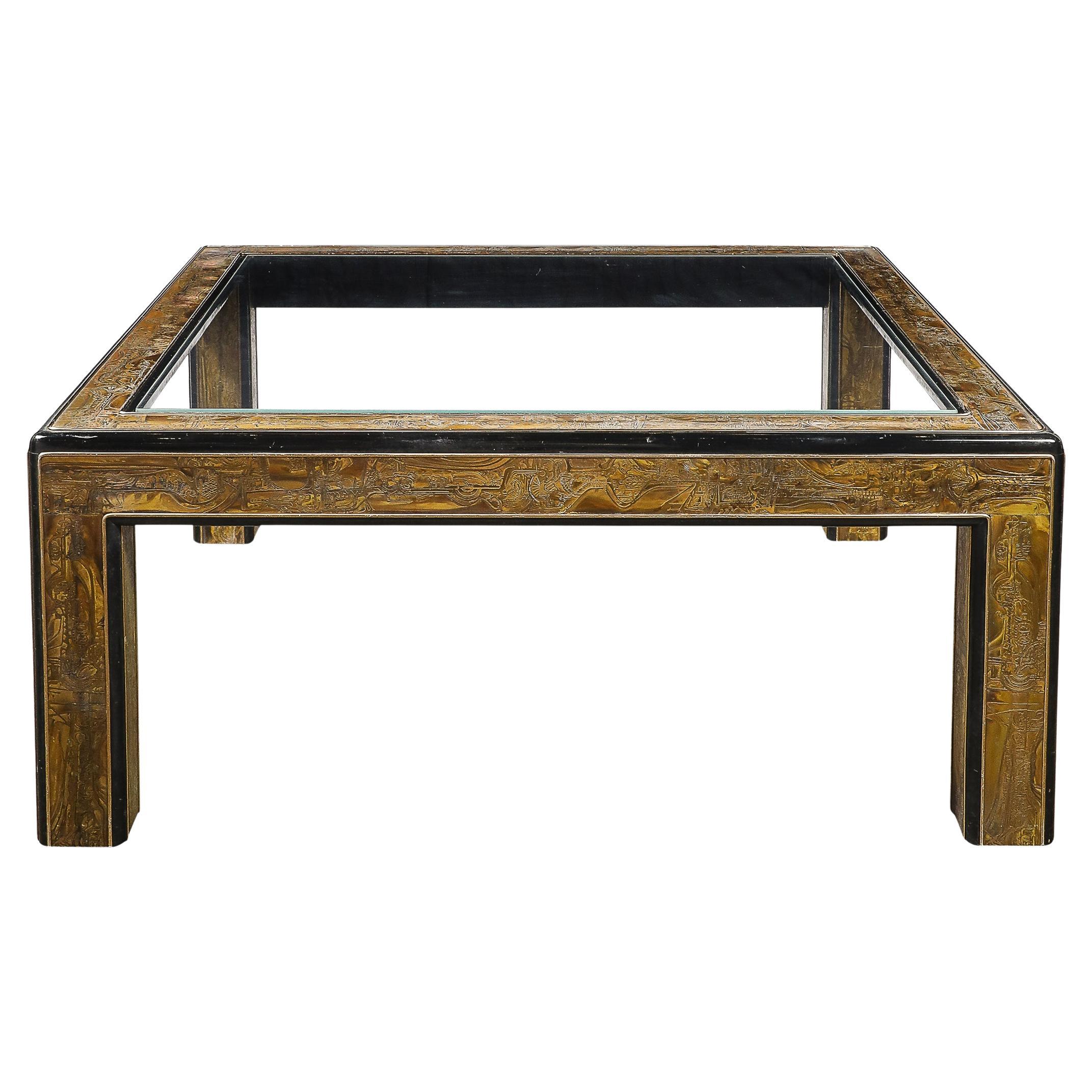 Table à cocktail du milieu du siècle en laiton, laque et verre gravé à l'acide par Mastercraft