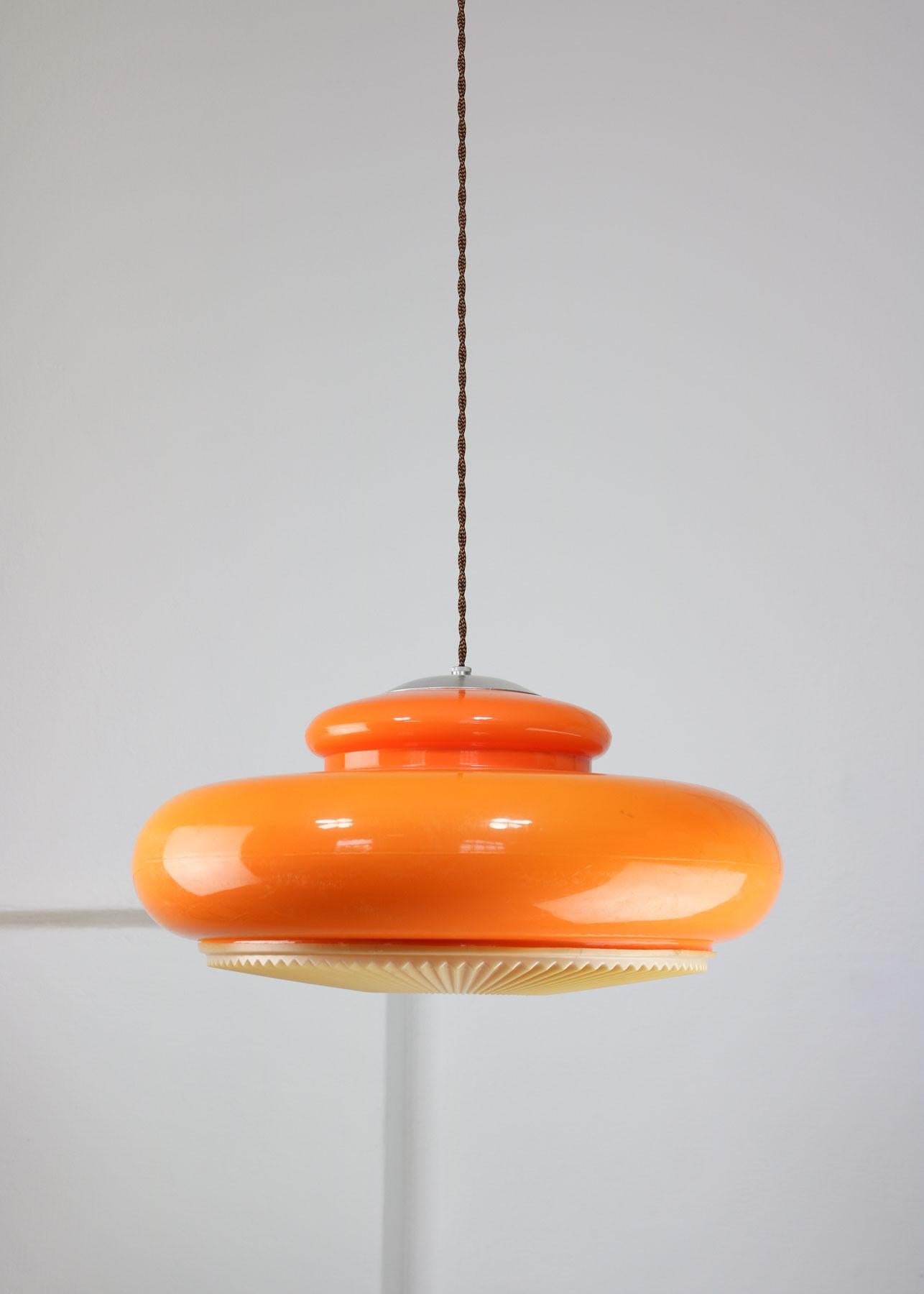 Mid-century Acrylic Italian Orange Pendant Lamp For Sale 10